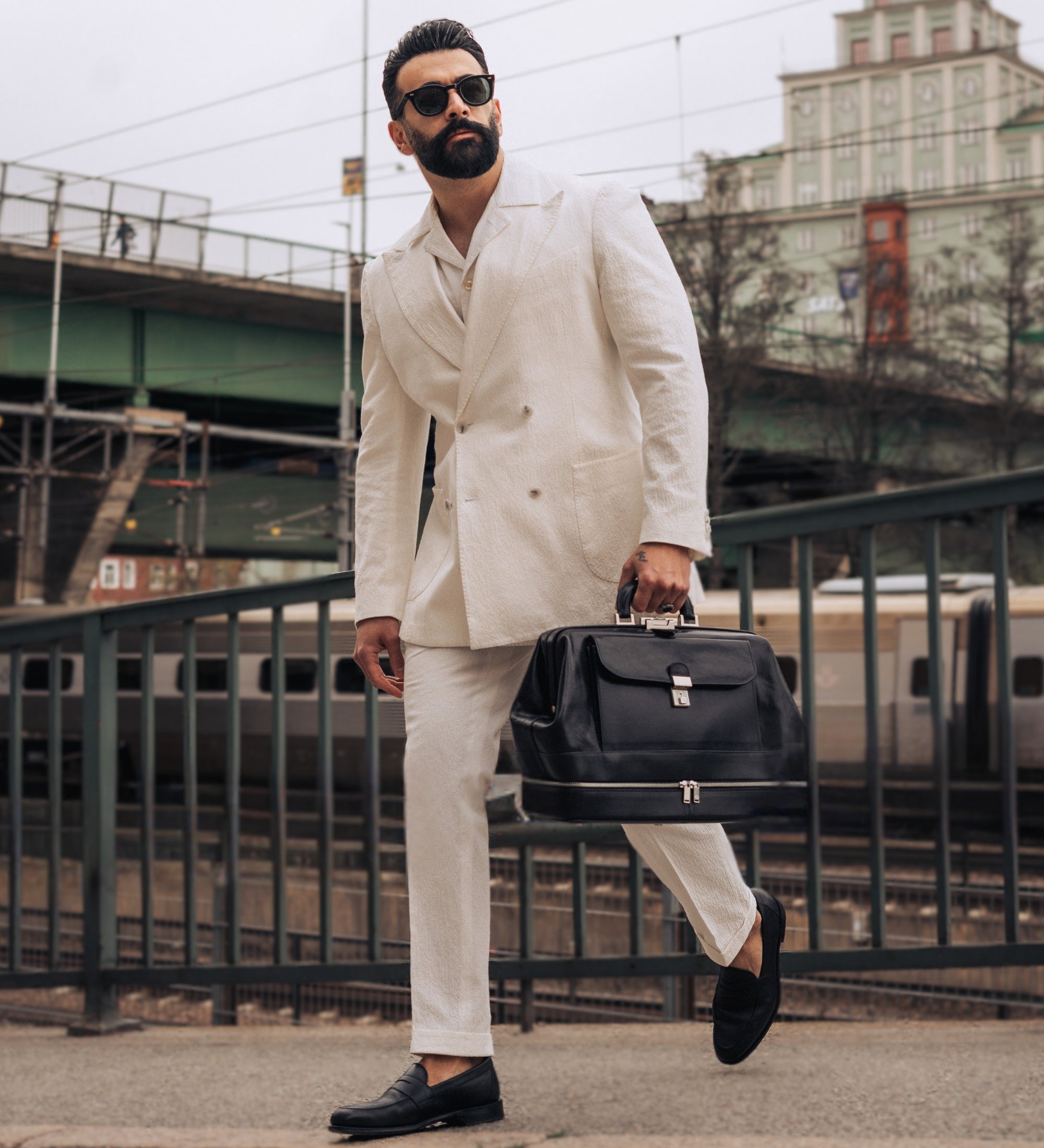 Bolso de médico de cuero italiano grande: The Master and Margarita