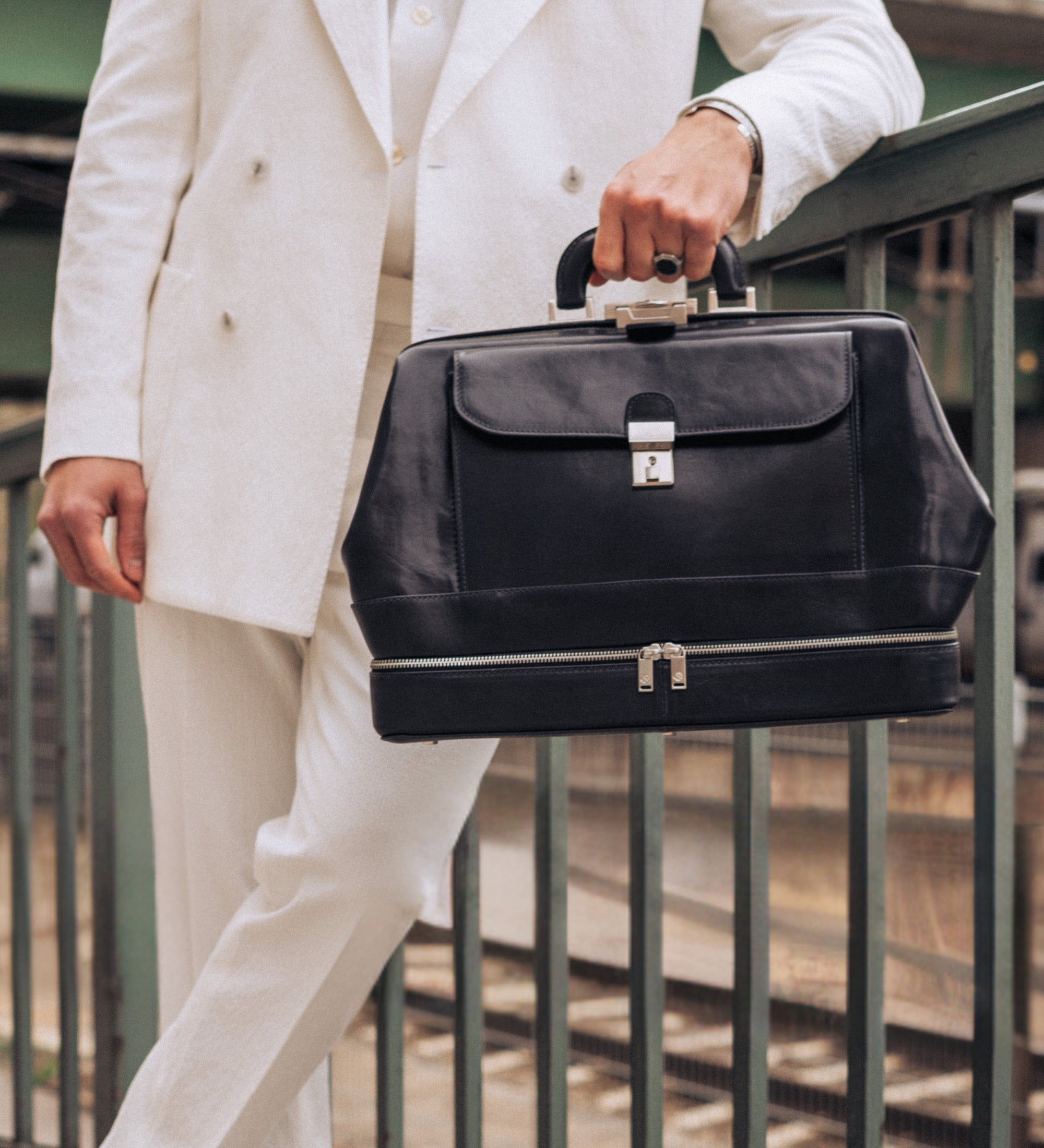 Bolso de médico de cuero italiano grande: The Master and Margarita