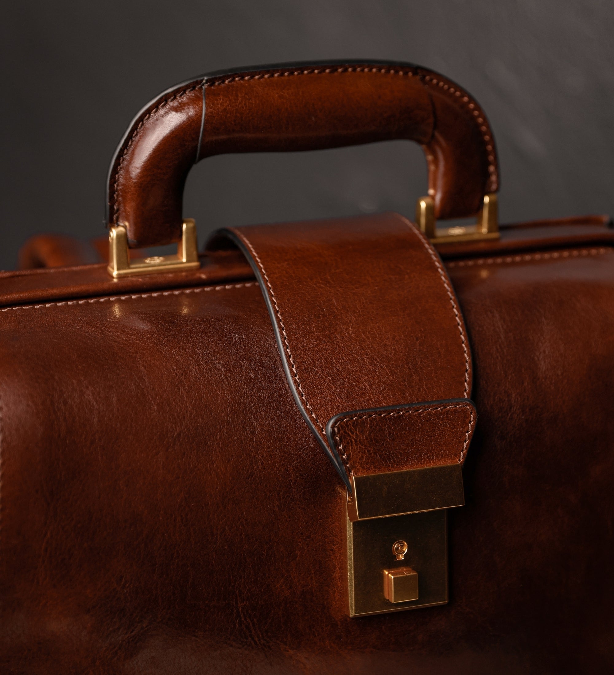Mochila de cuero: A Brief Story of Time