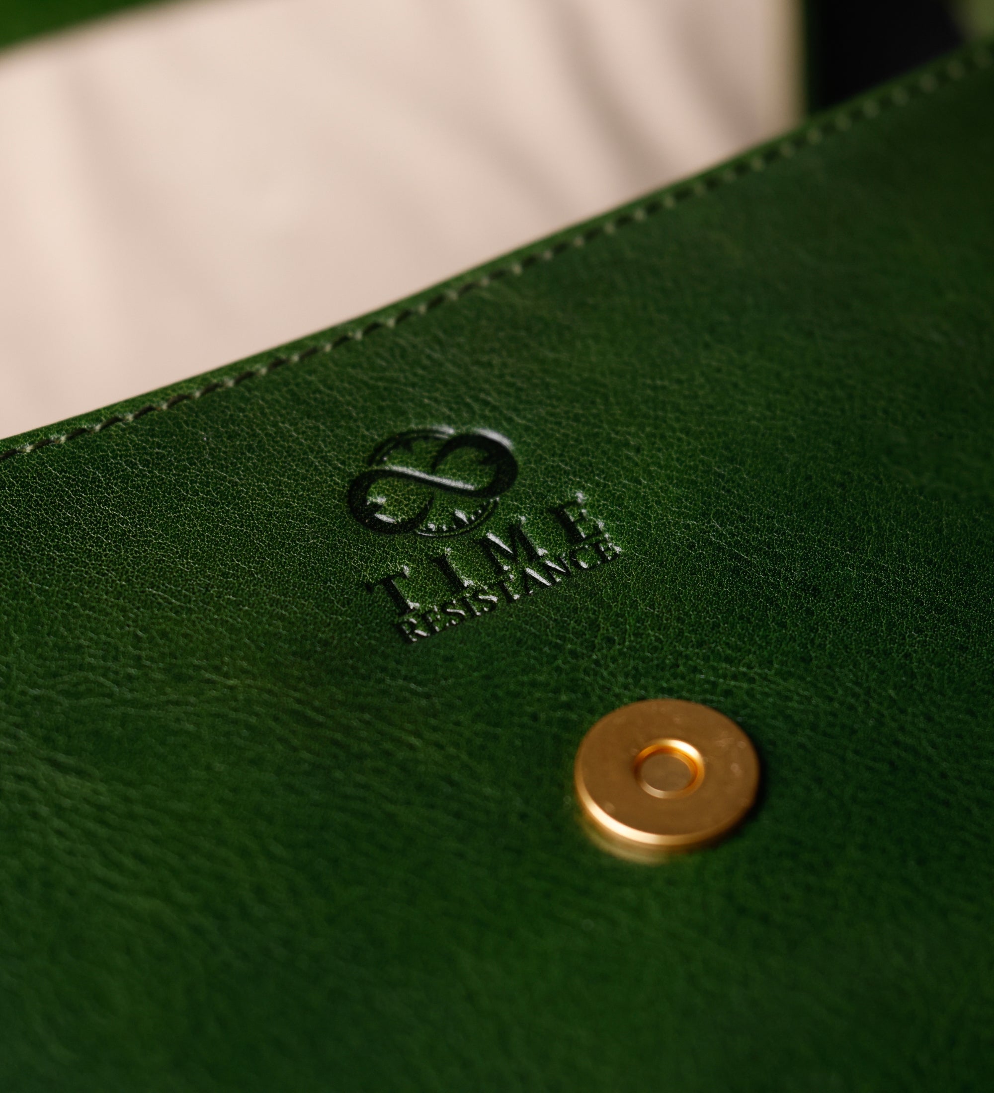 Bolso de mano baguette de cuero: Bright Lights, Big City