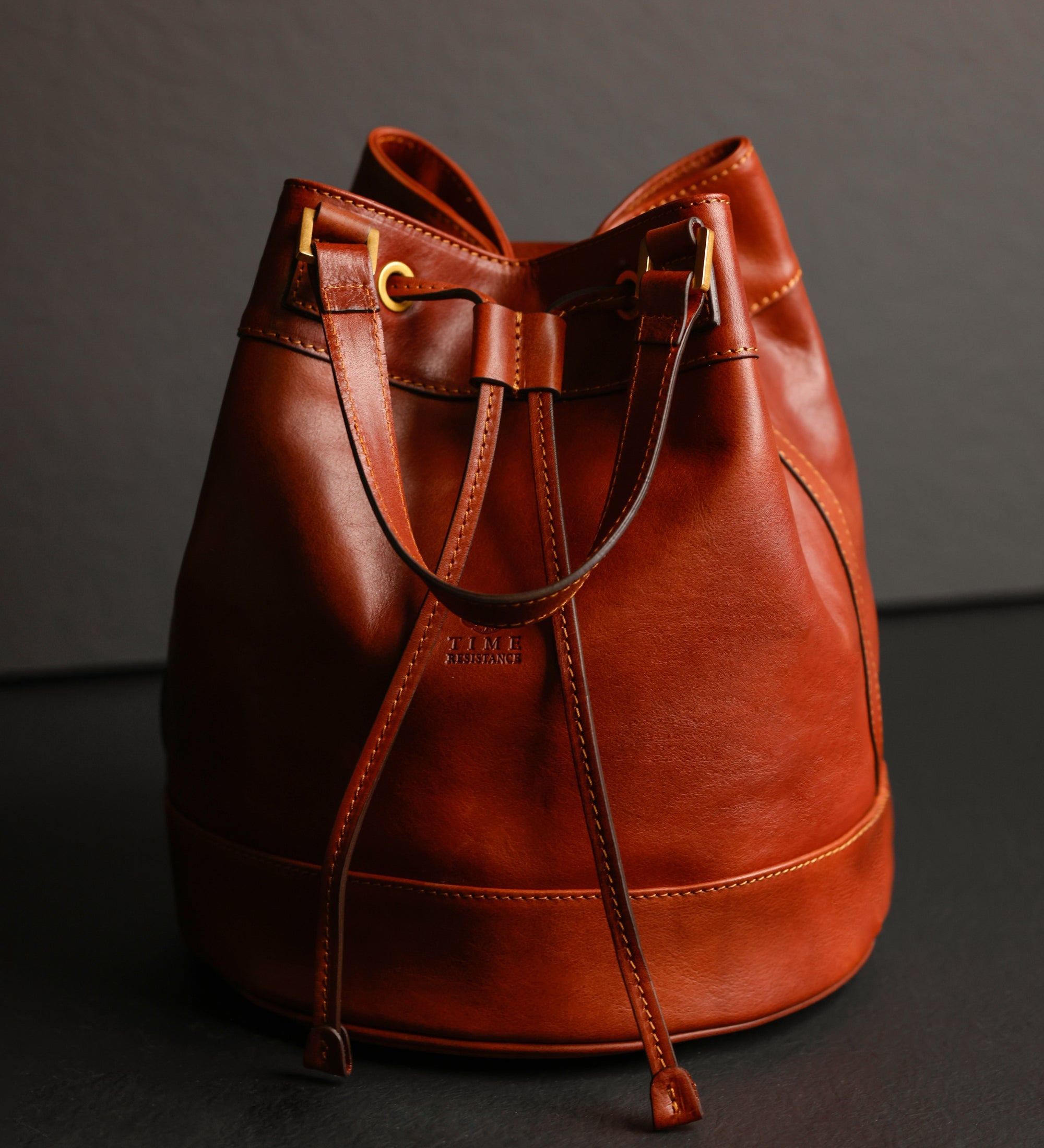 Bolso bucket de cuero para mujer: Light In August