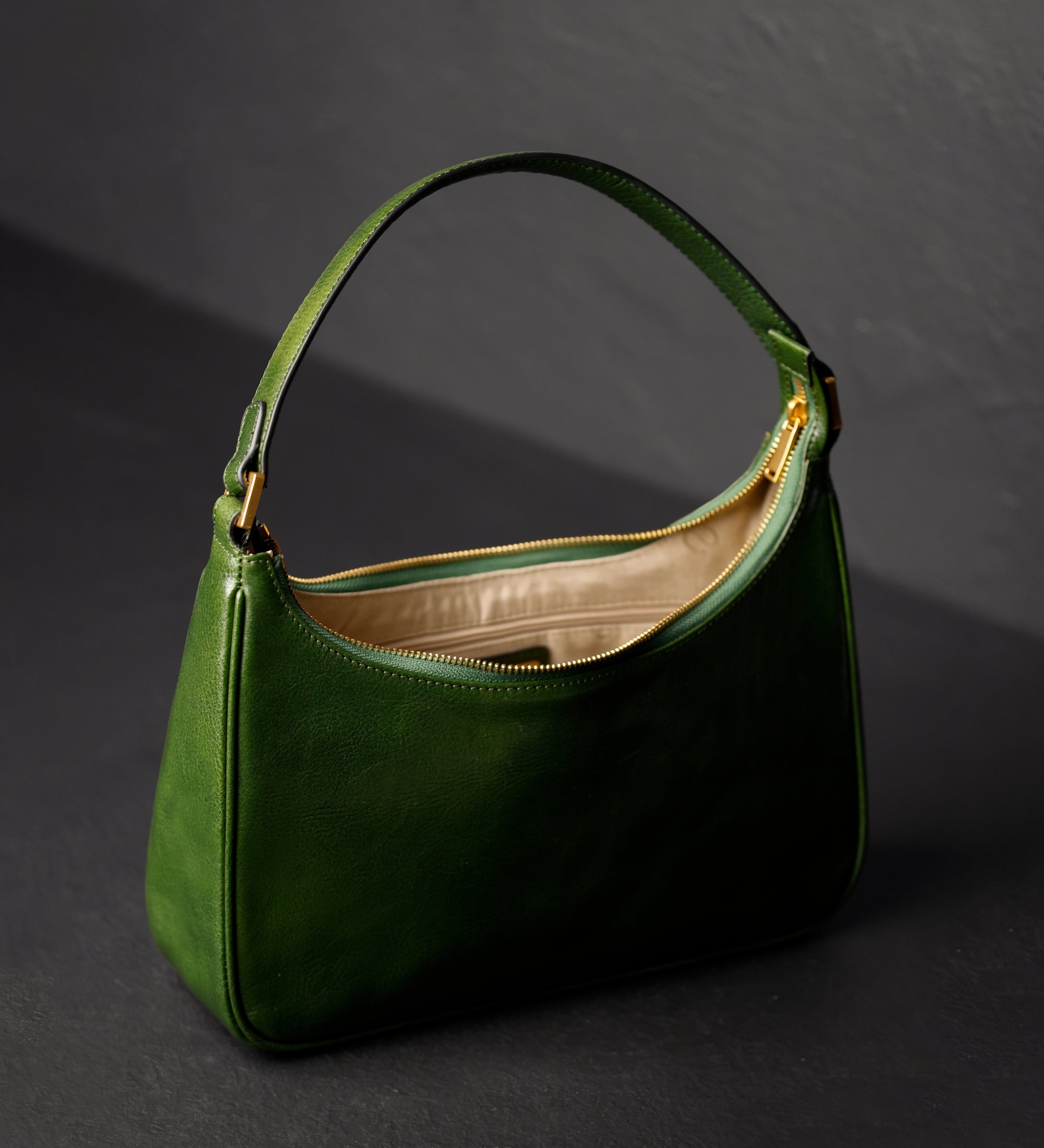 Bolso hobo de cuero para mujer: The Bluest Eye