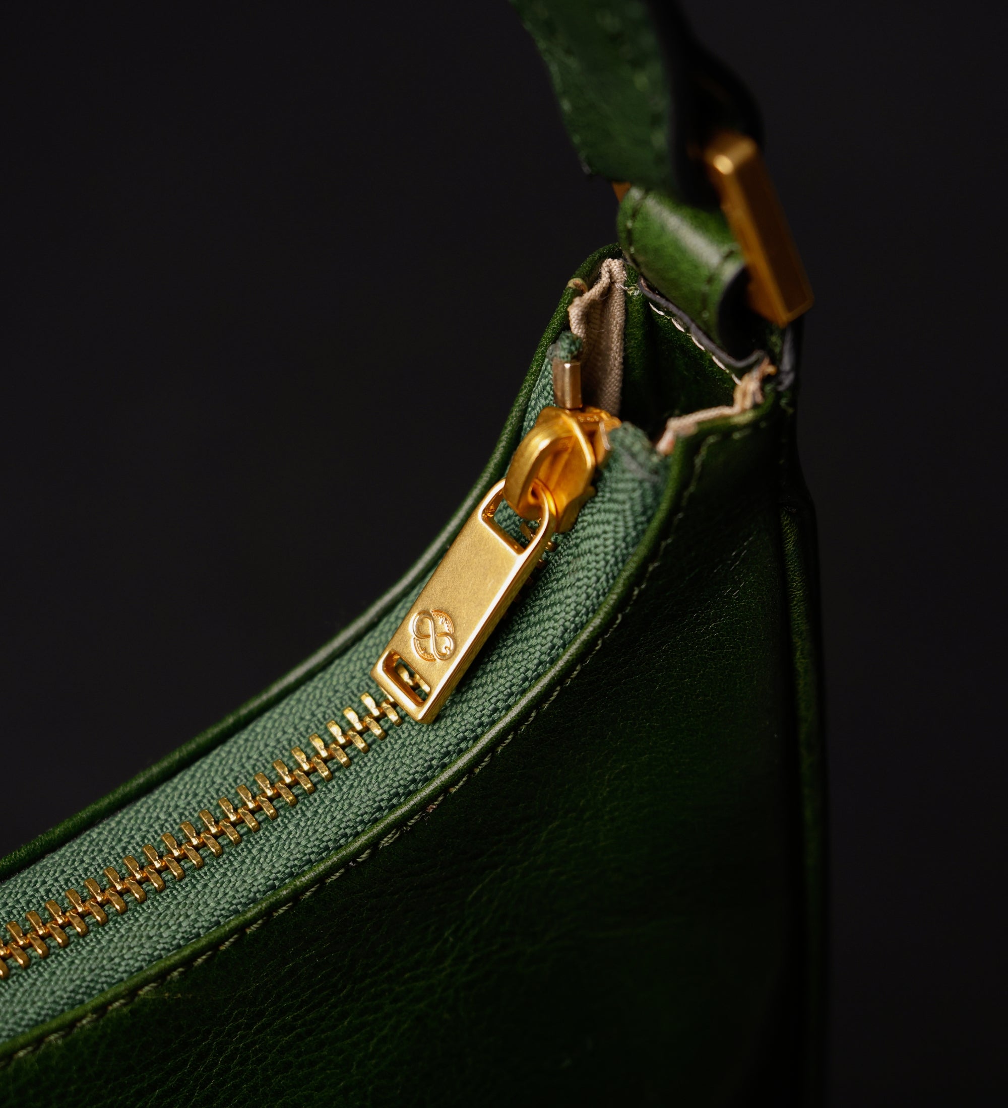 Bolso hobo de cuero para mujer: The Bluest Eye