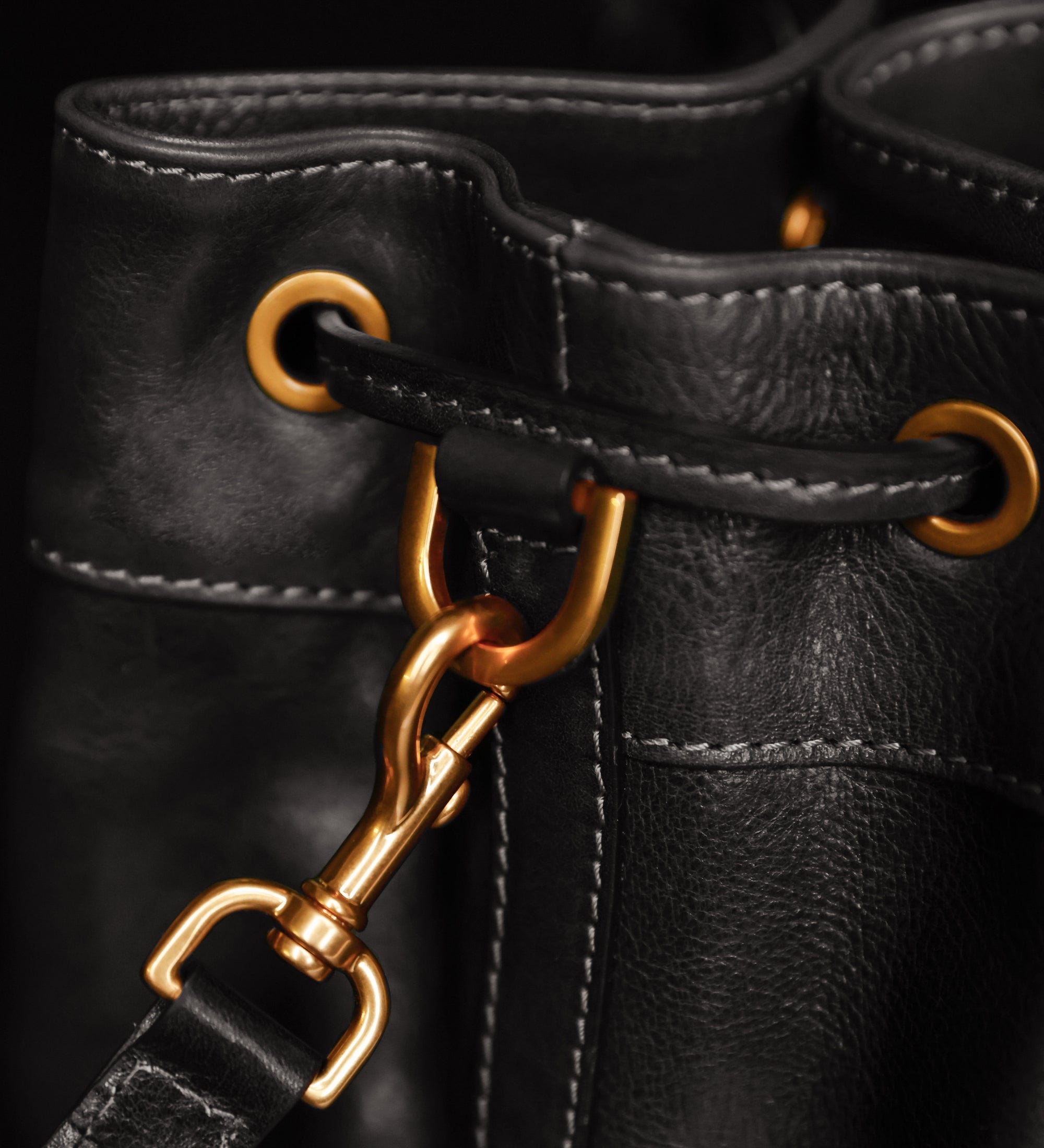 Bolso bucket de cuero para mujer: Light In August