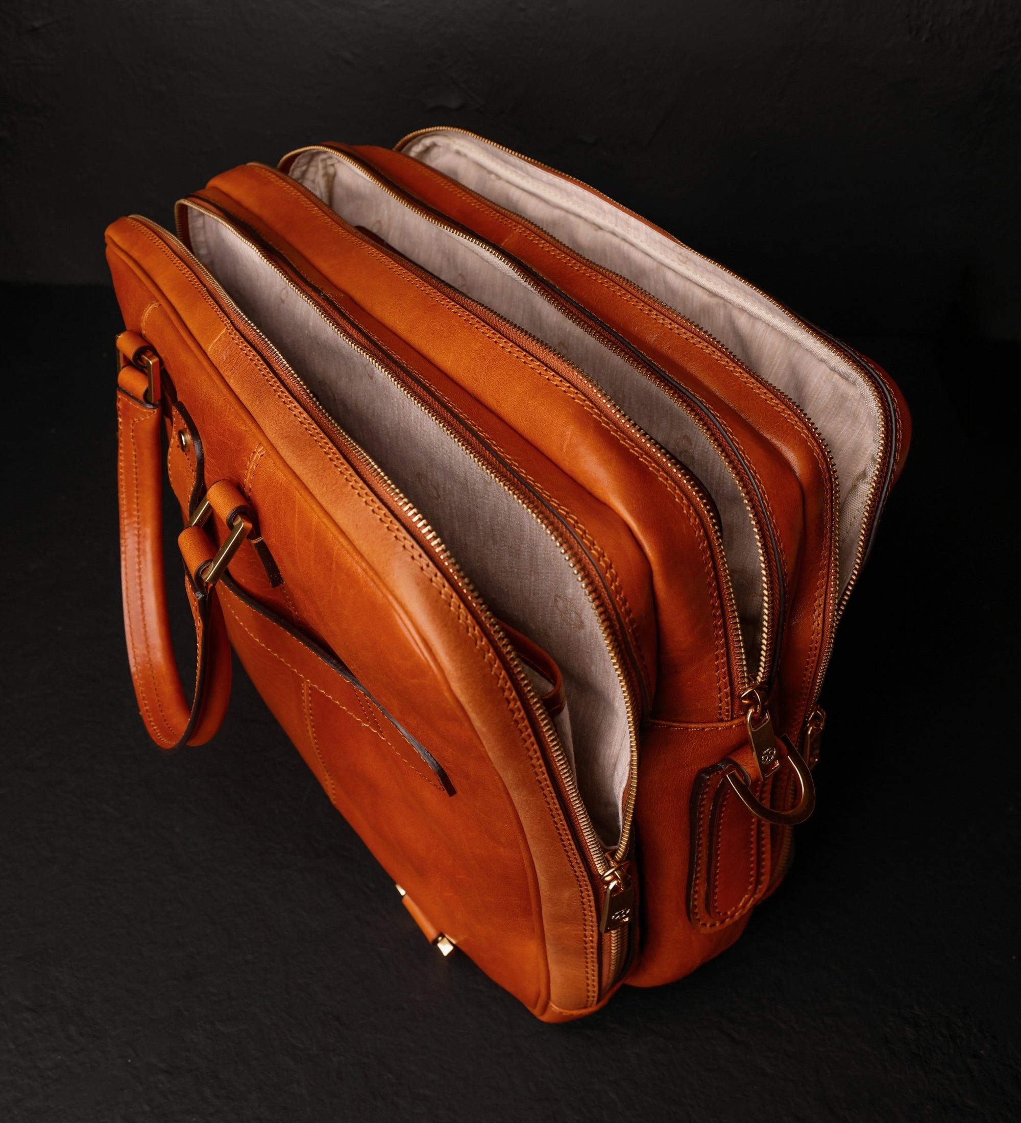 Mochila maletín convertible de cuero: A Farewell to Arms