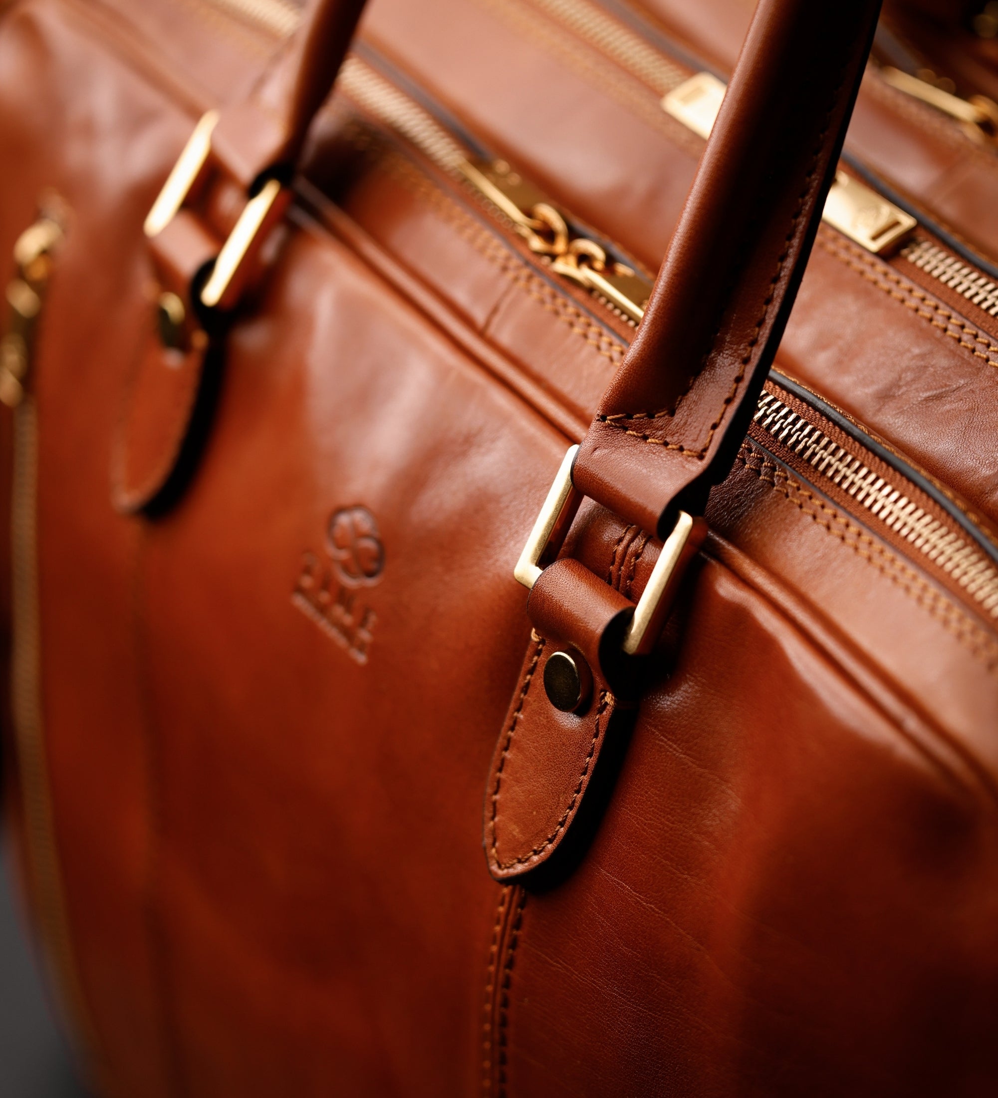 Mochila maletín convertible de cuero: A Farewell to Arms