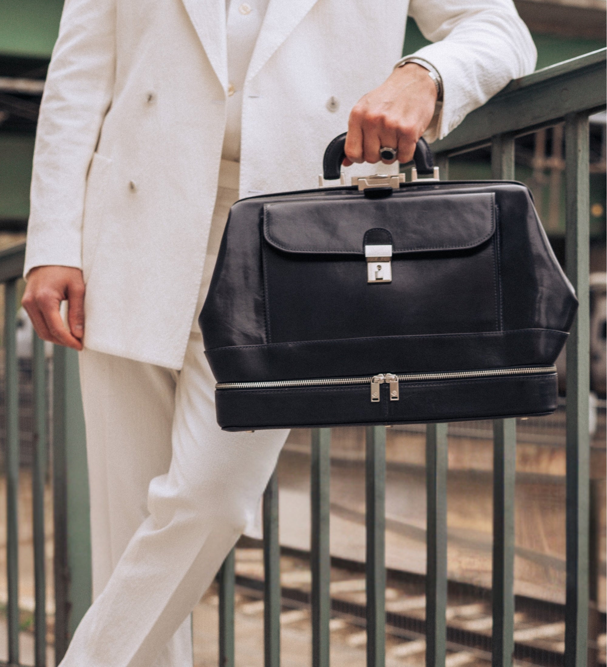 Bolso de médico de cuero italiano grande: The Master and Margarita