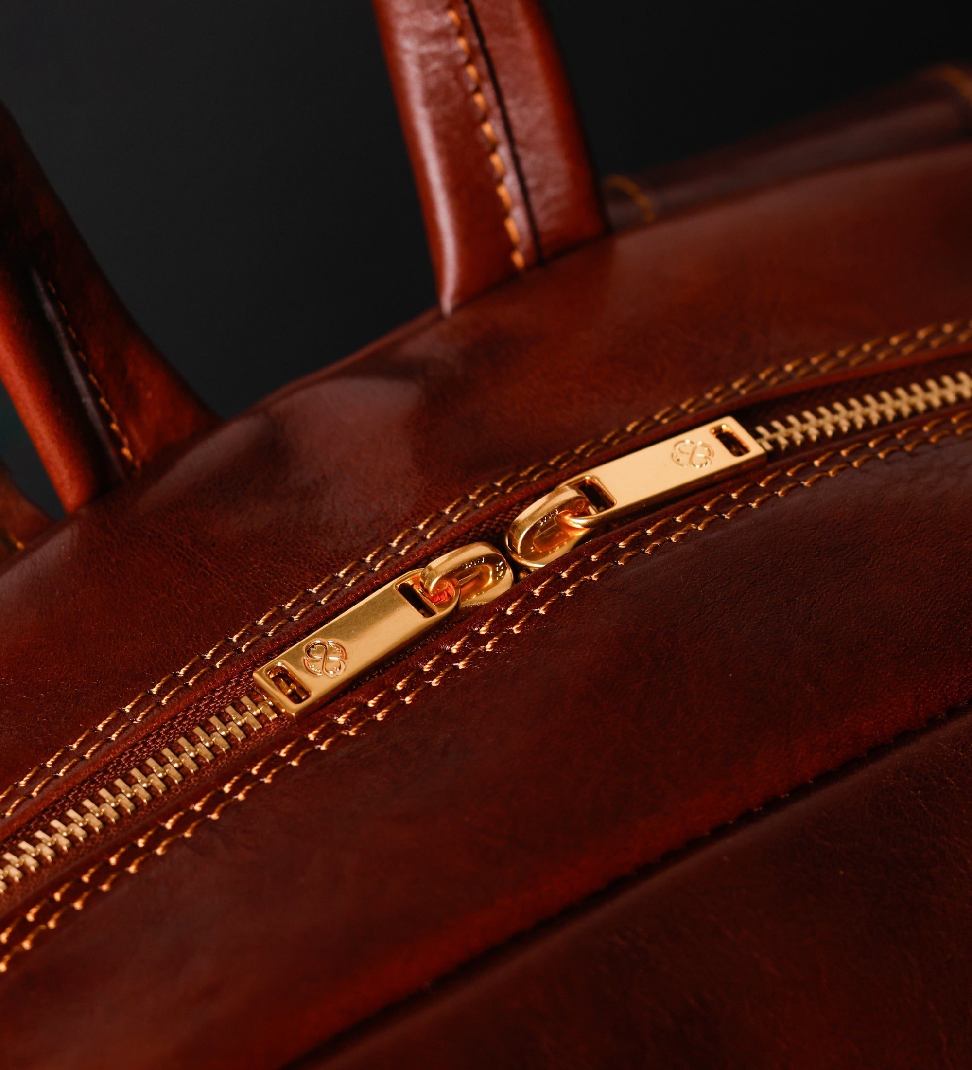 Mochila de viaje de cuero para mujer: L.A. Confidential