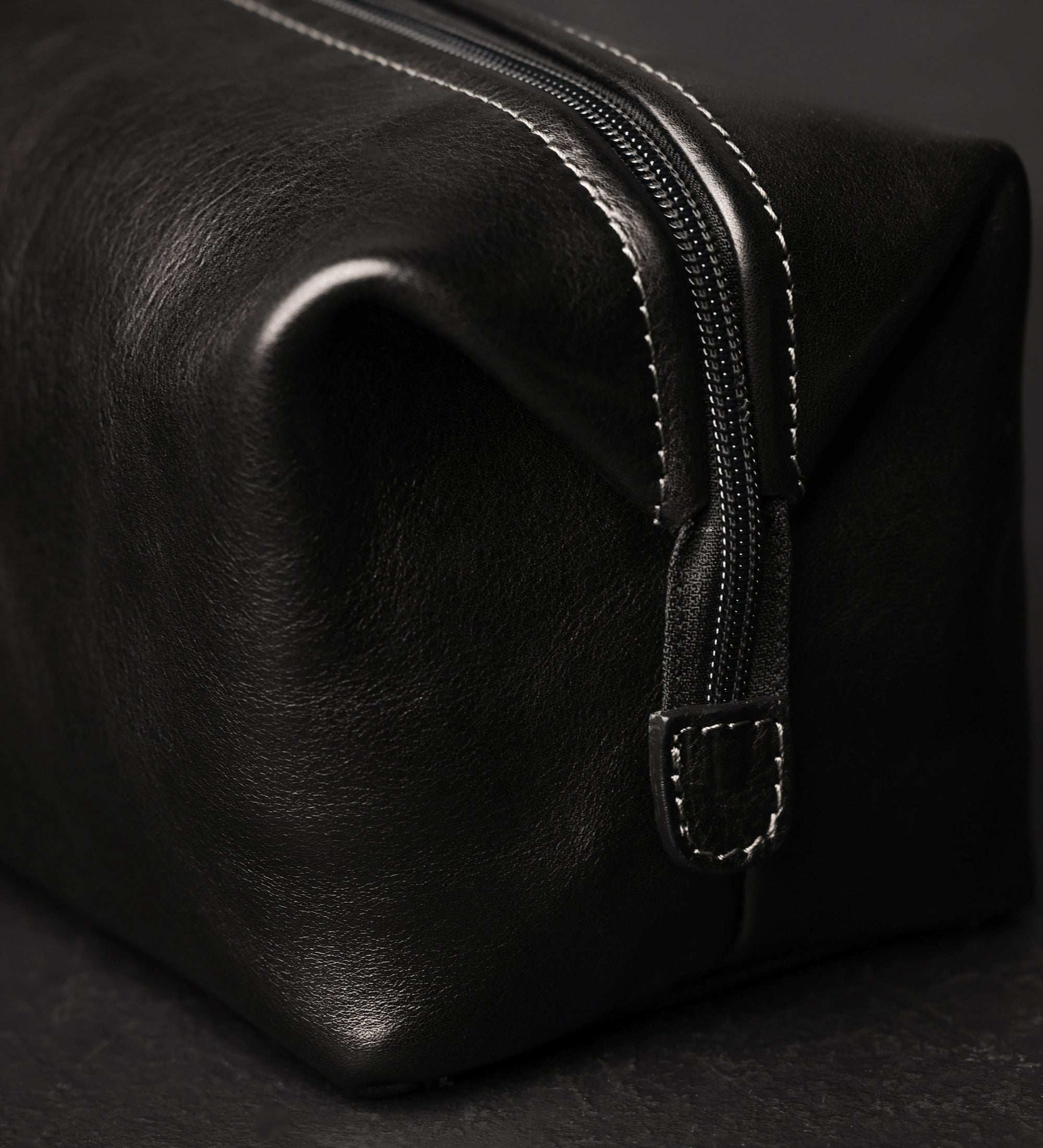 Neceser de tocador de cuero para mujer: Four Past Midnight