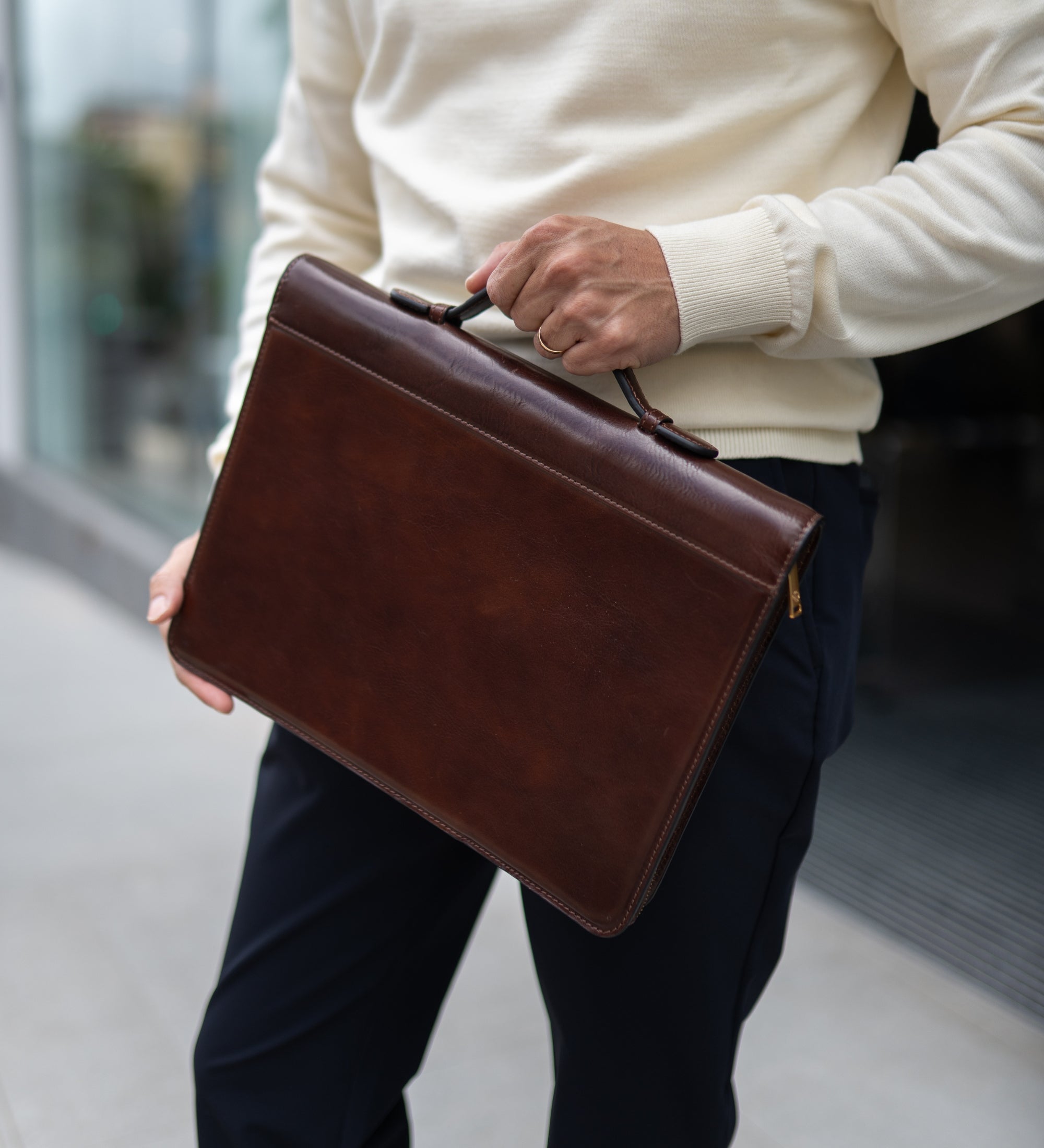 Portadocumentos de cuero con carpeta: Joy in the Morning