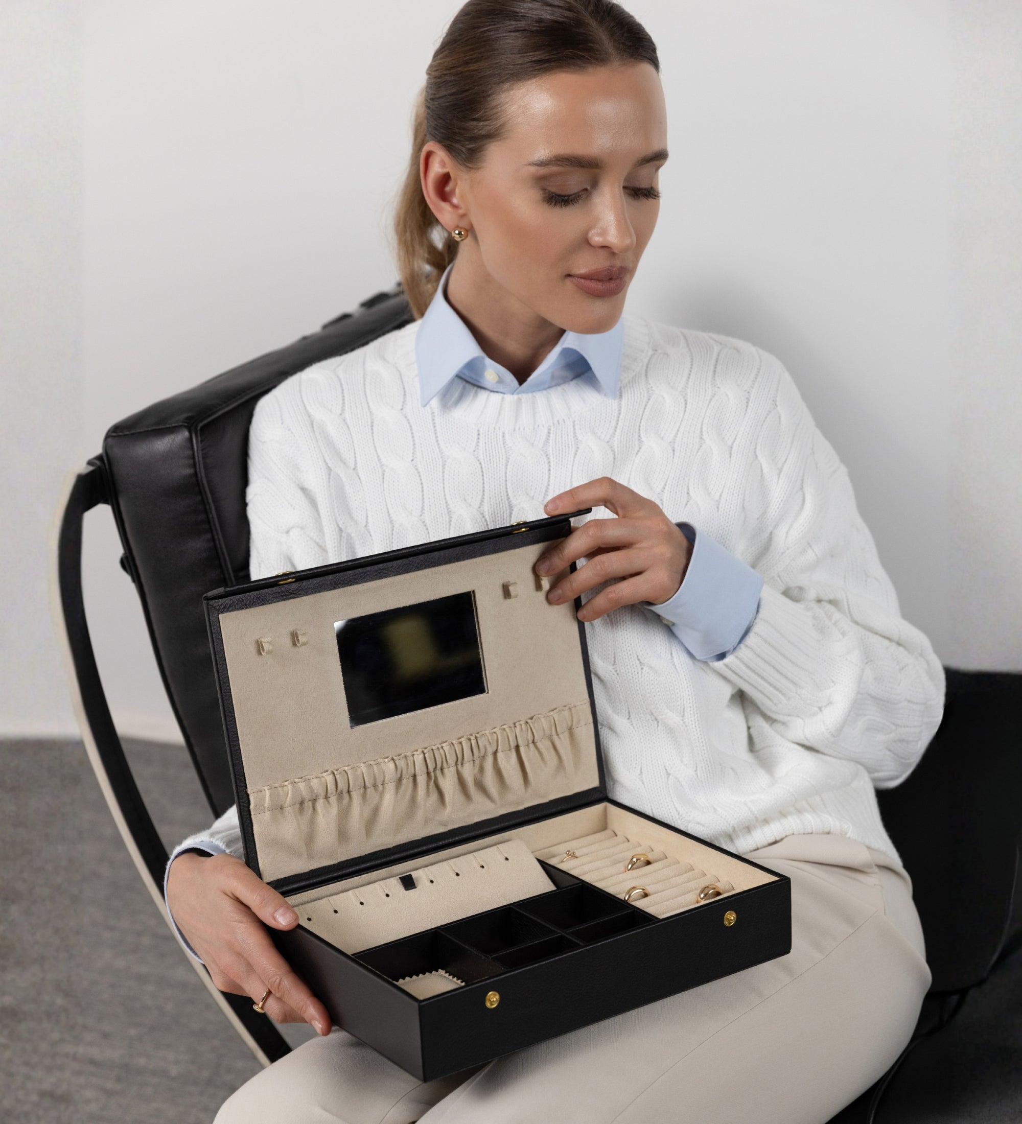 Caja para accesorios, joyero de cuero para mujer: The Line of Beauty