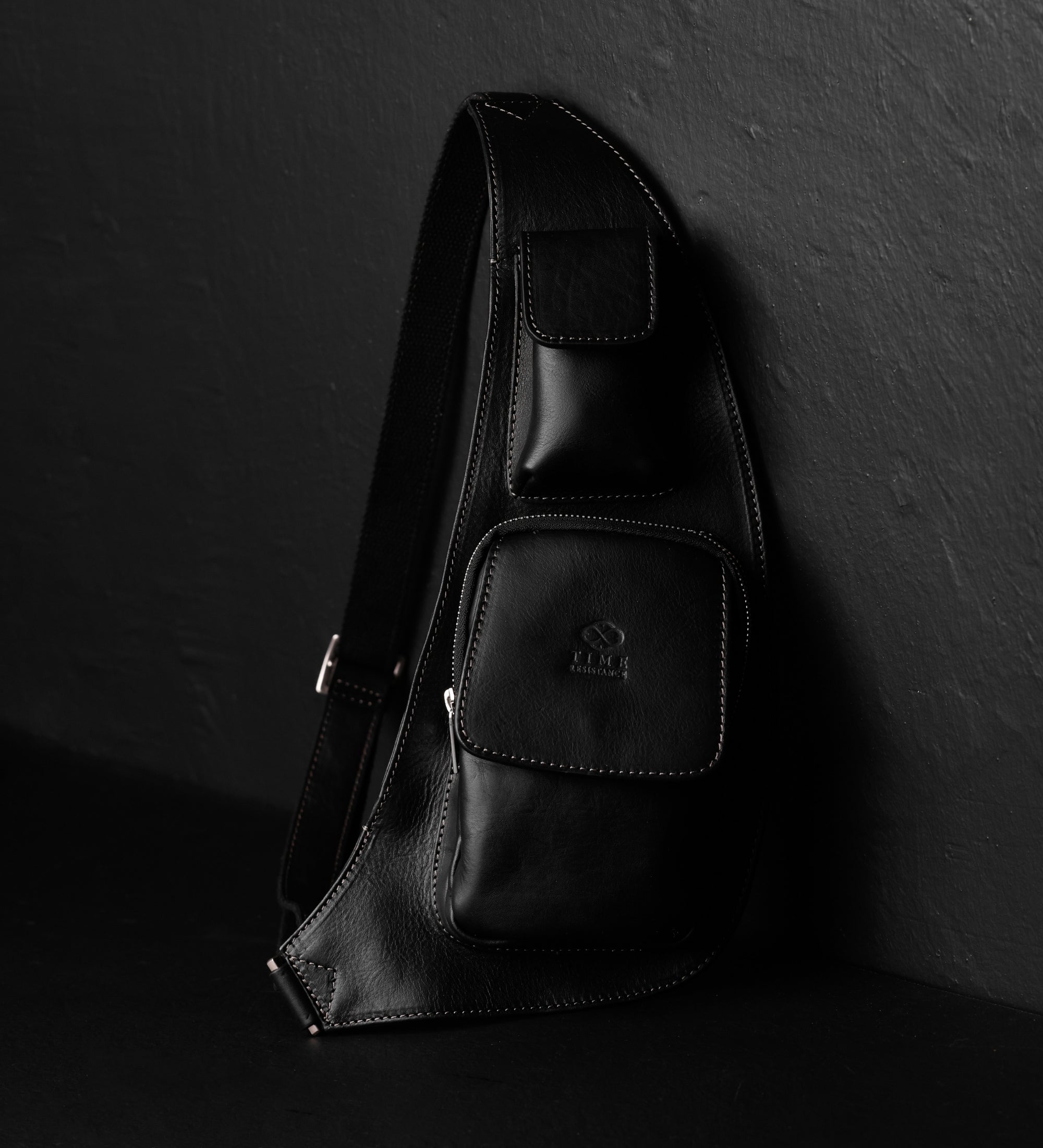 Bolso bandolera/sling bag de cuero: The Monk