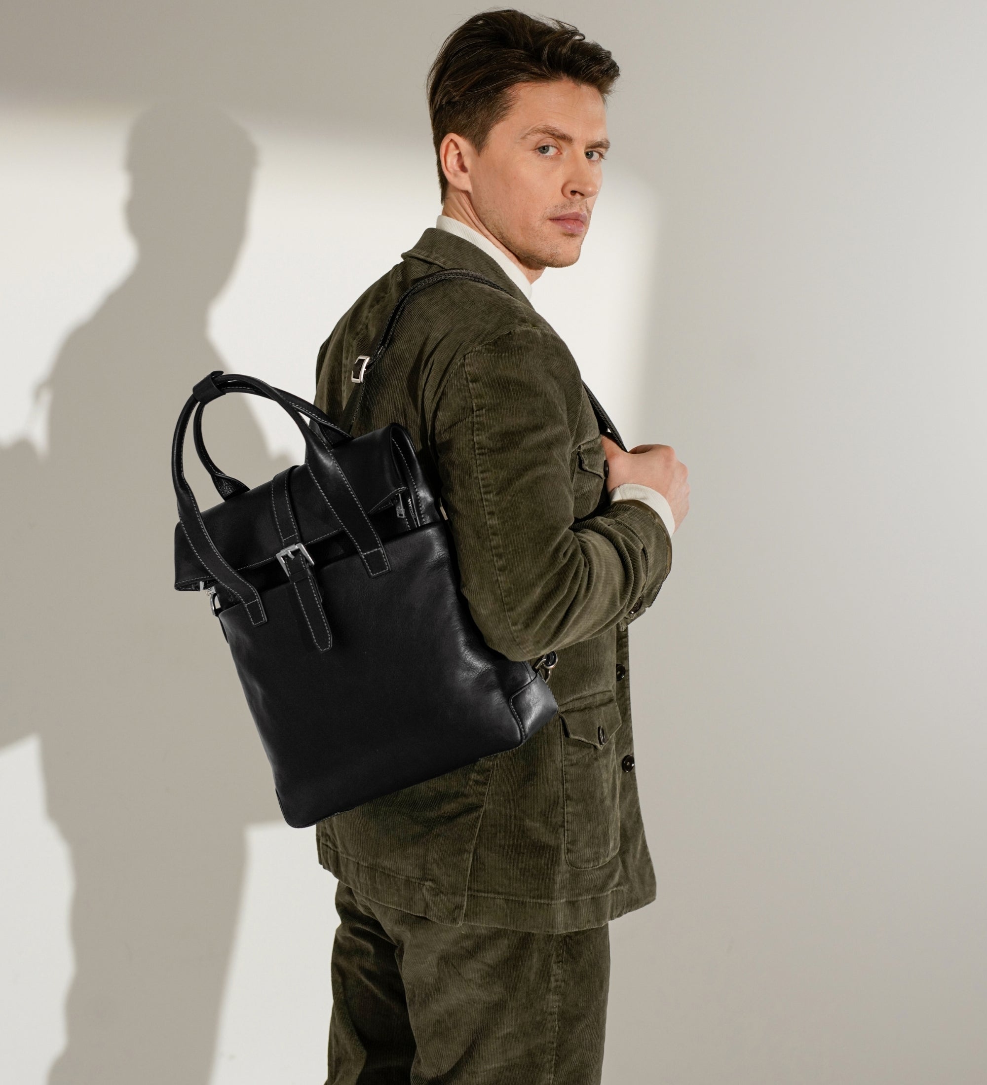 Mochila convertible de cuero: The Awakening