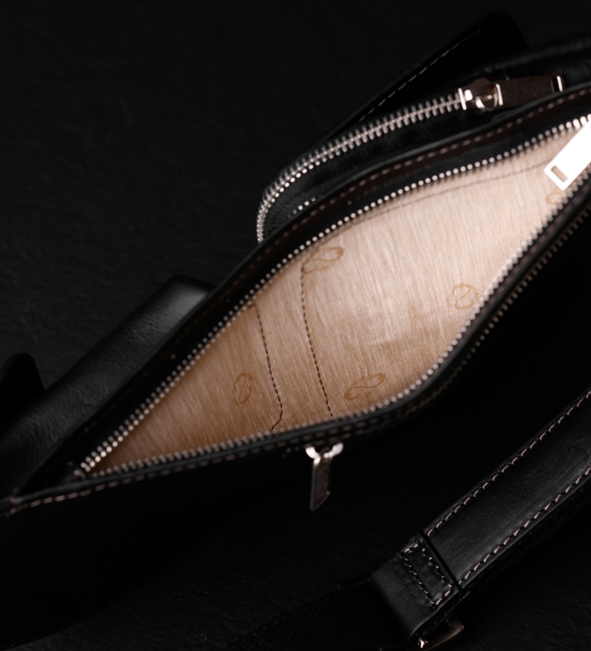 Bolso bandolera/sling bag de cuero: The Monk