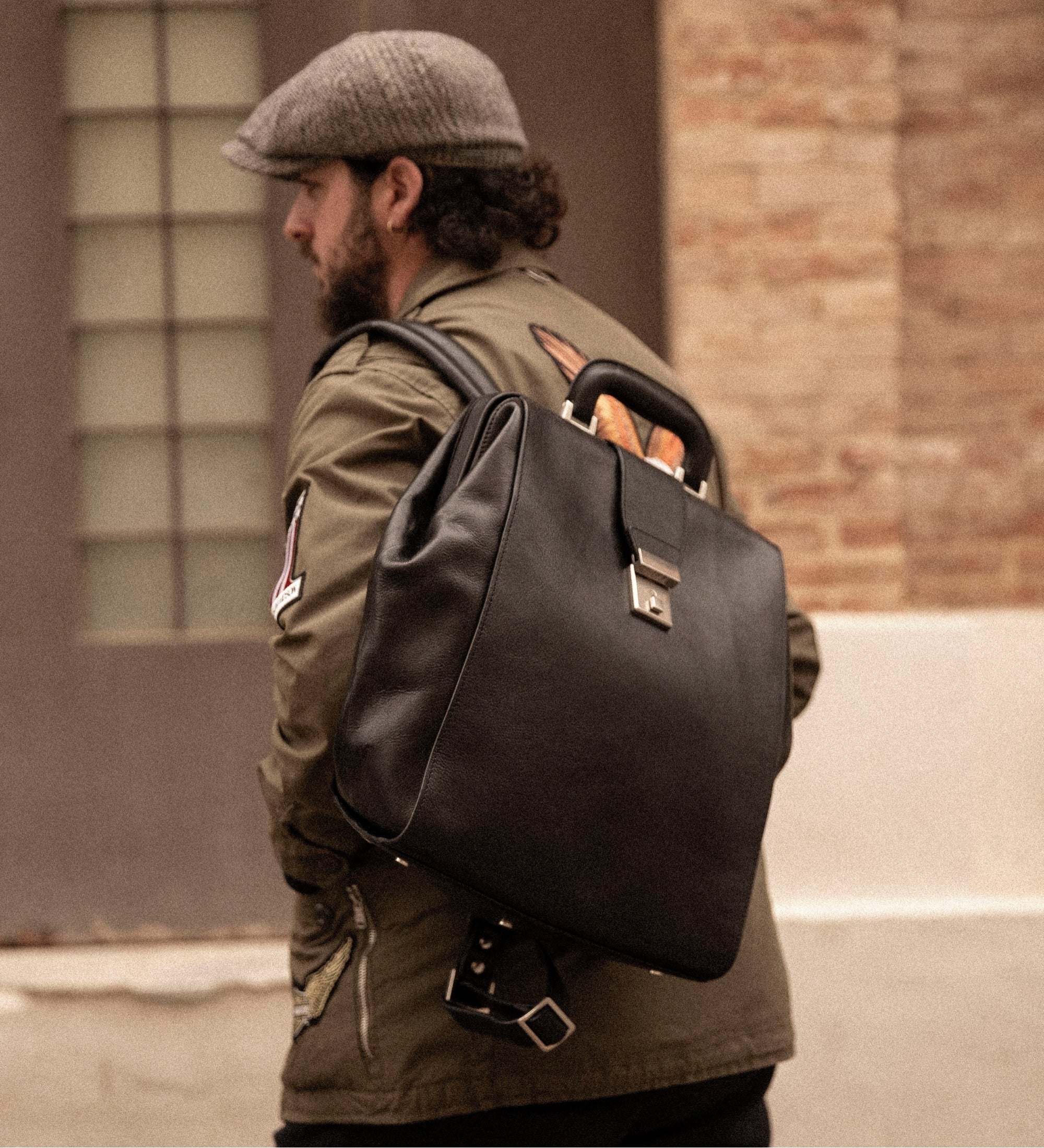Mochila de cuero: A Brief Story of Time