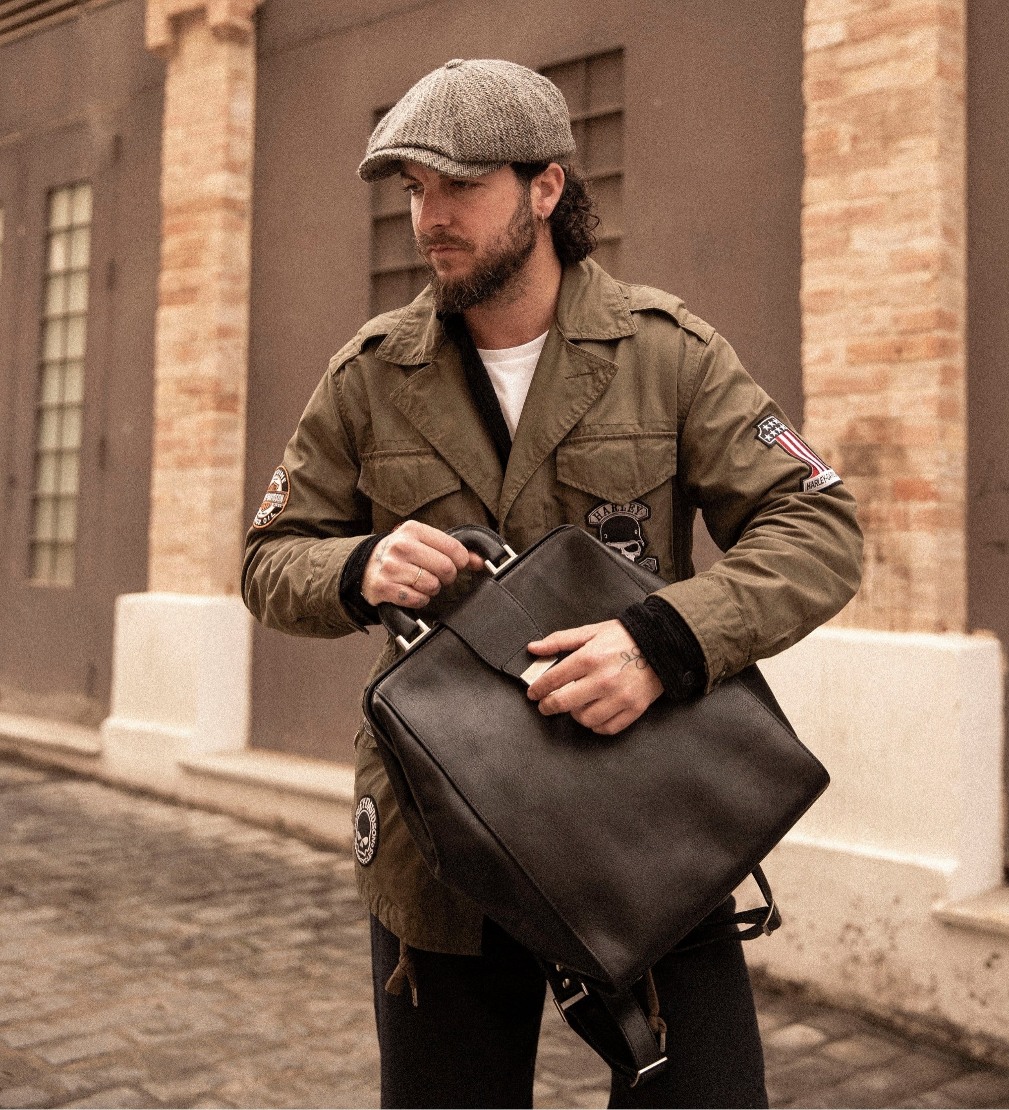 Mochila de cuero: A Brief Story of Time