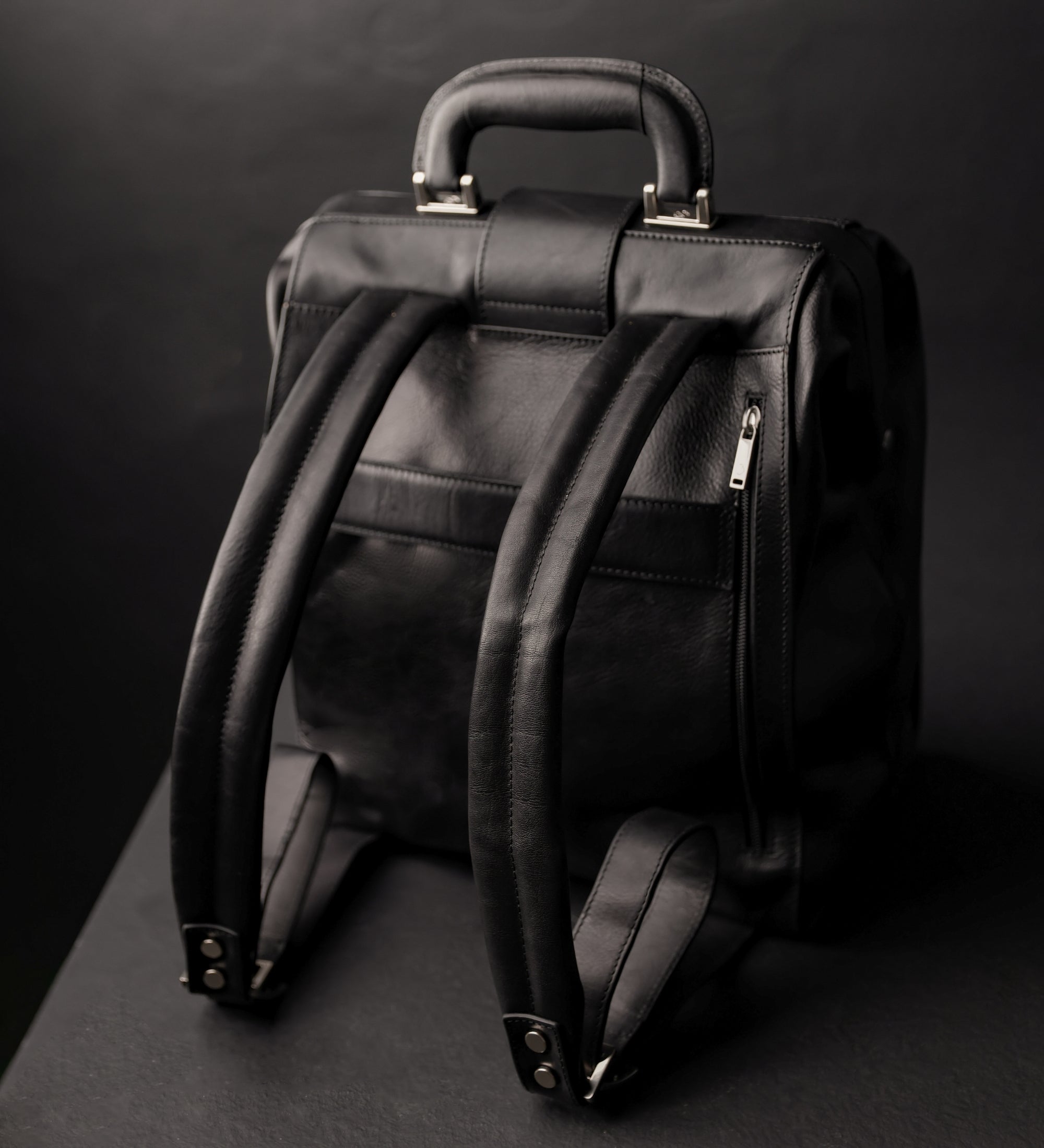 Mochila de cuero: A Brief Story of Time