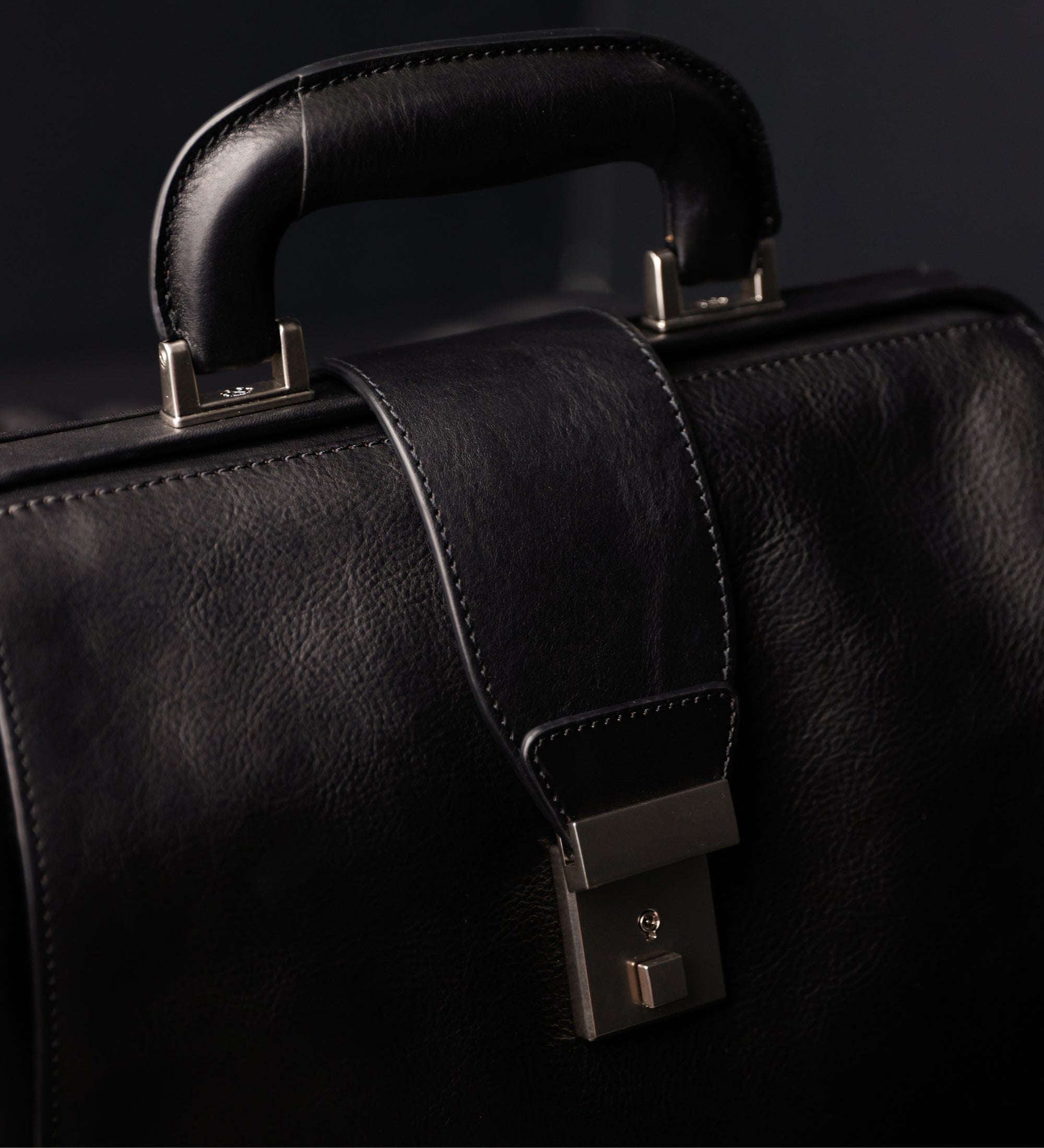 Mochila de cuero: A Brief Story of Time