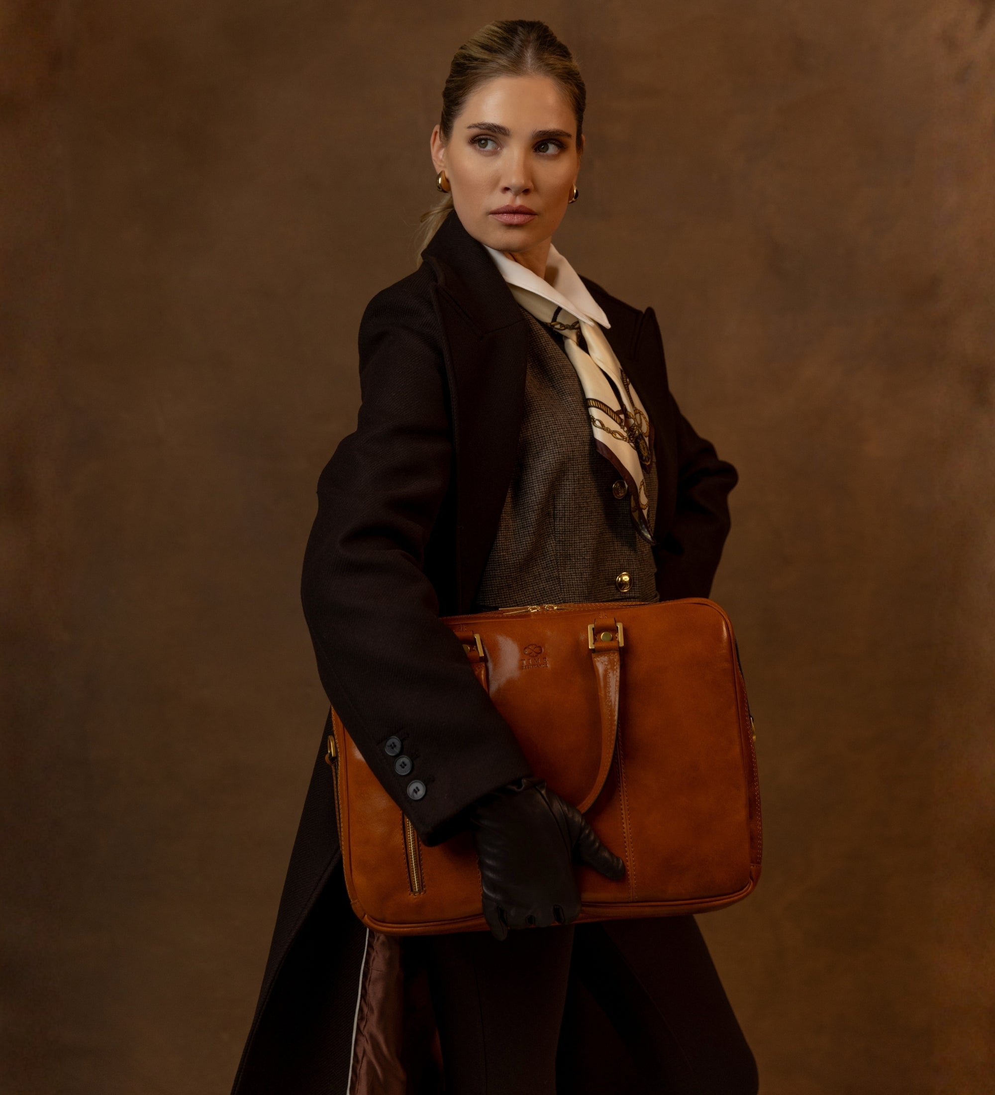 Mochila/bolso convertible de cuero para mujer: A Farewell to Arms