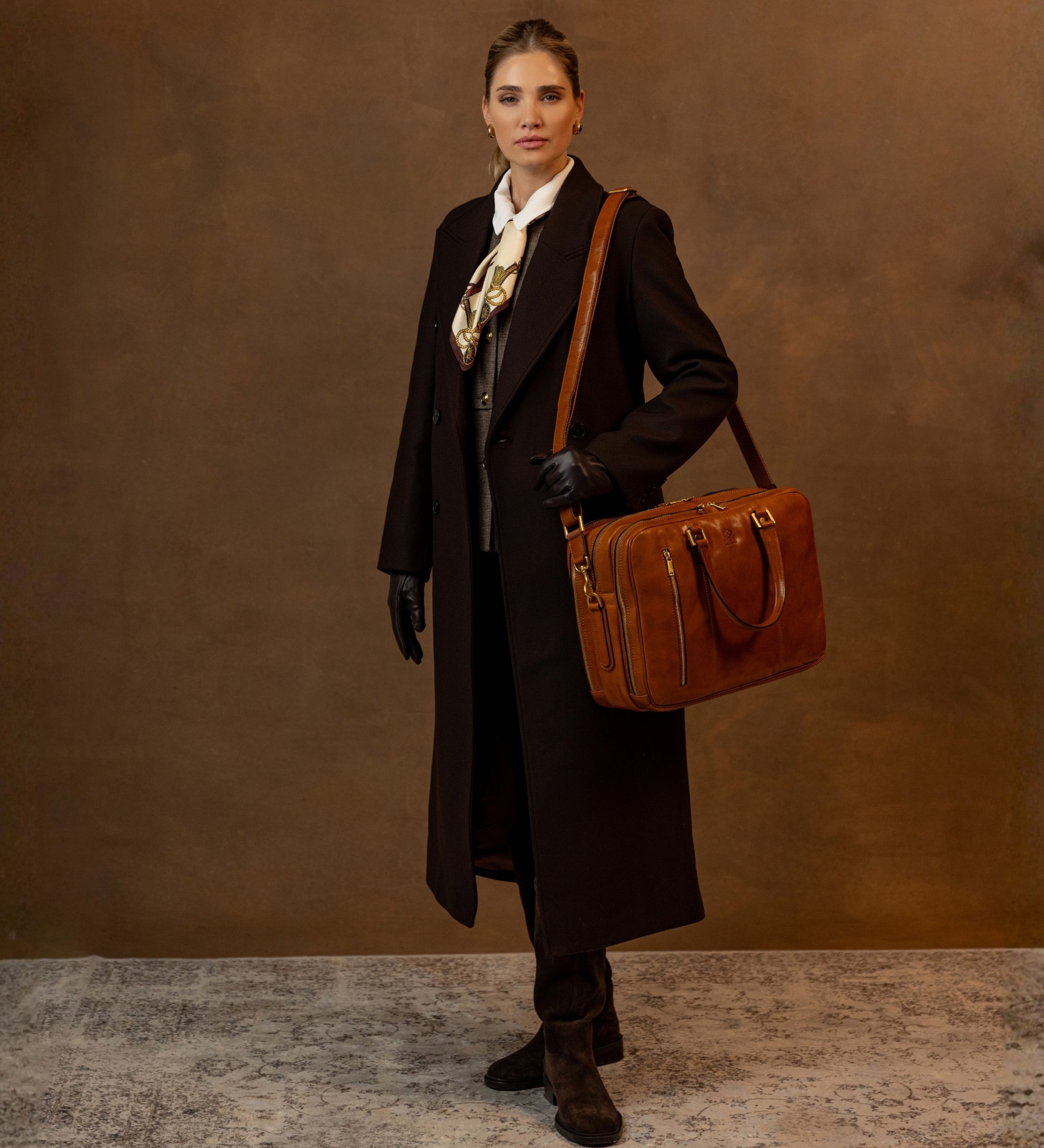 Mochila/bolso convertible de cuero para mujer: A Farewell to Arms