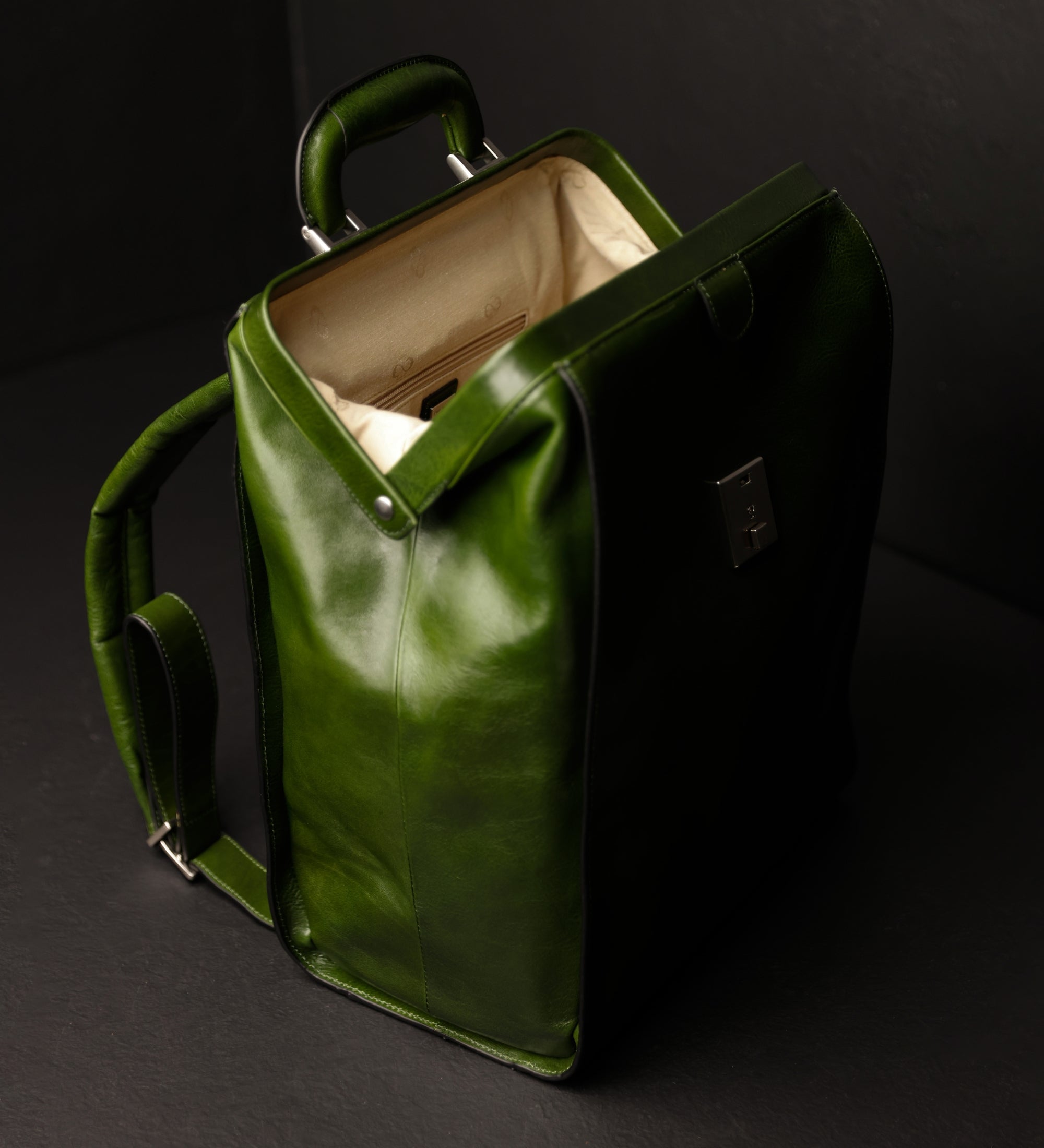 Mochila de cuero: A Brief Story of Time