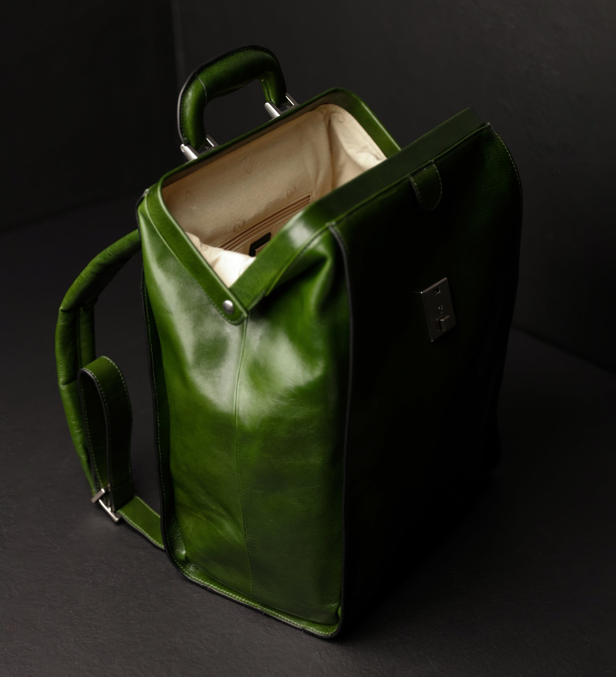 Mochila de cuero: A Brief Story of Time
