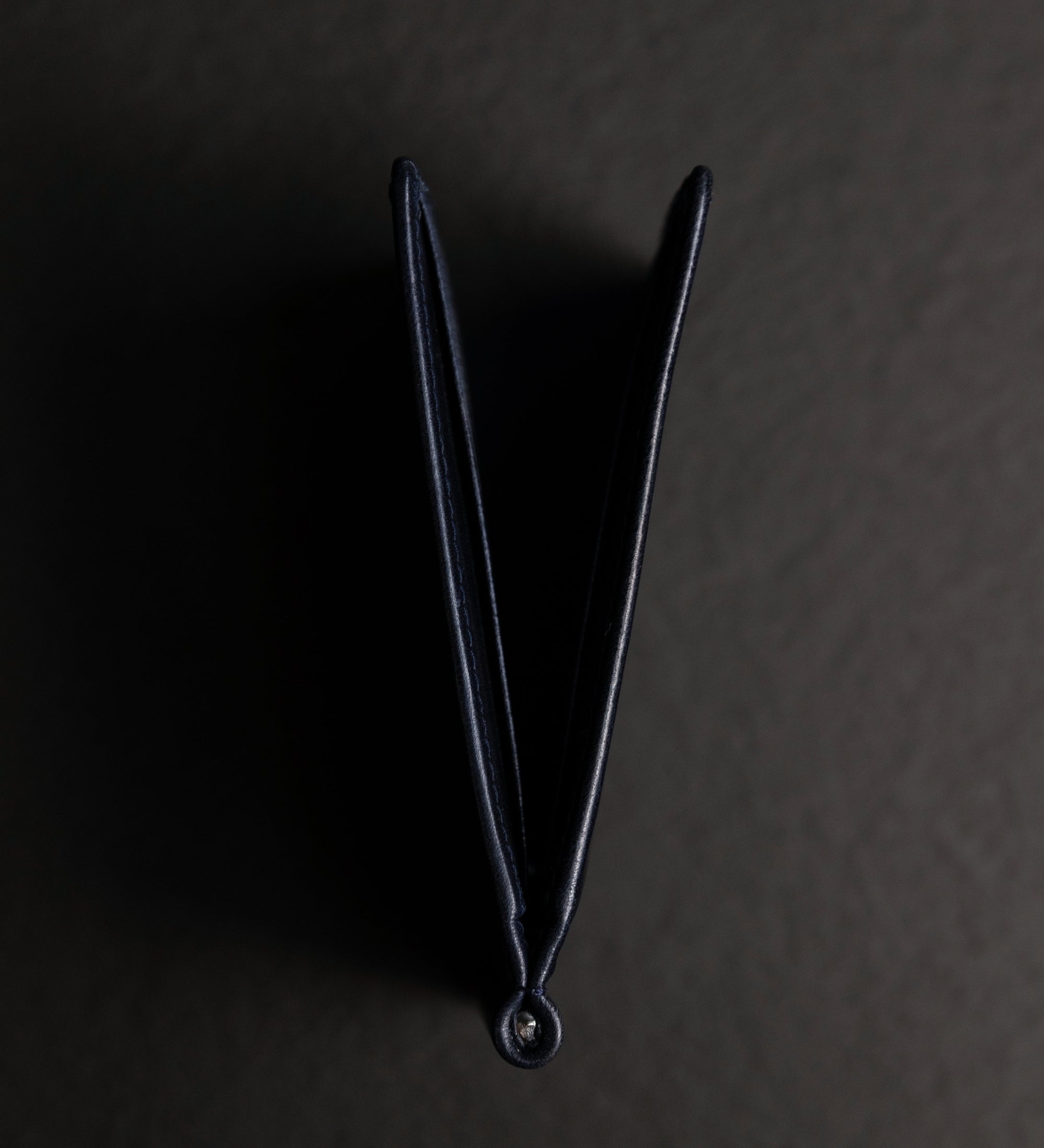 Cartera con Clip de Cuero - The Outsider