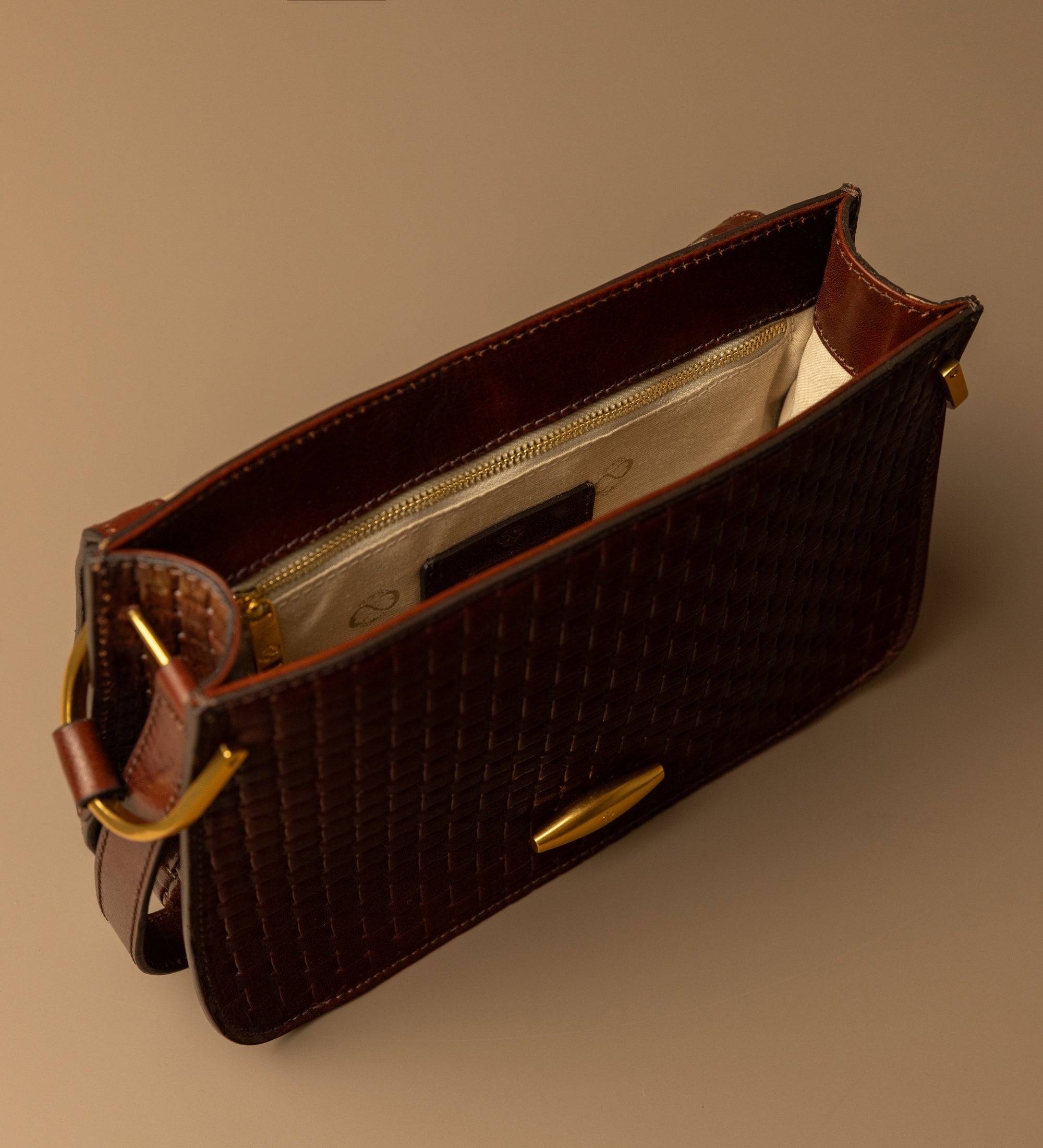 Bolso de cuero con solapa para mujer: Possession