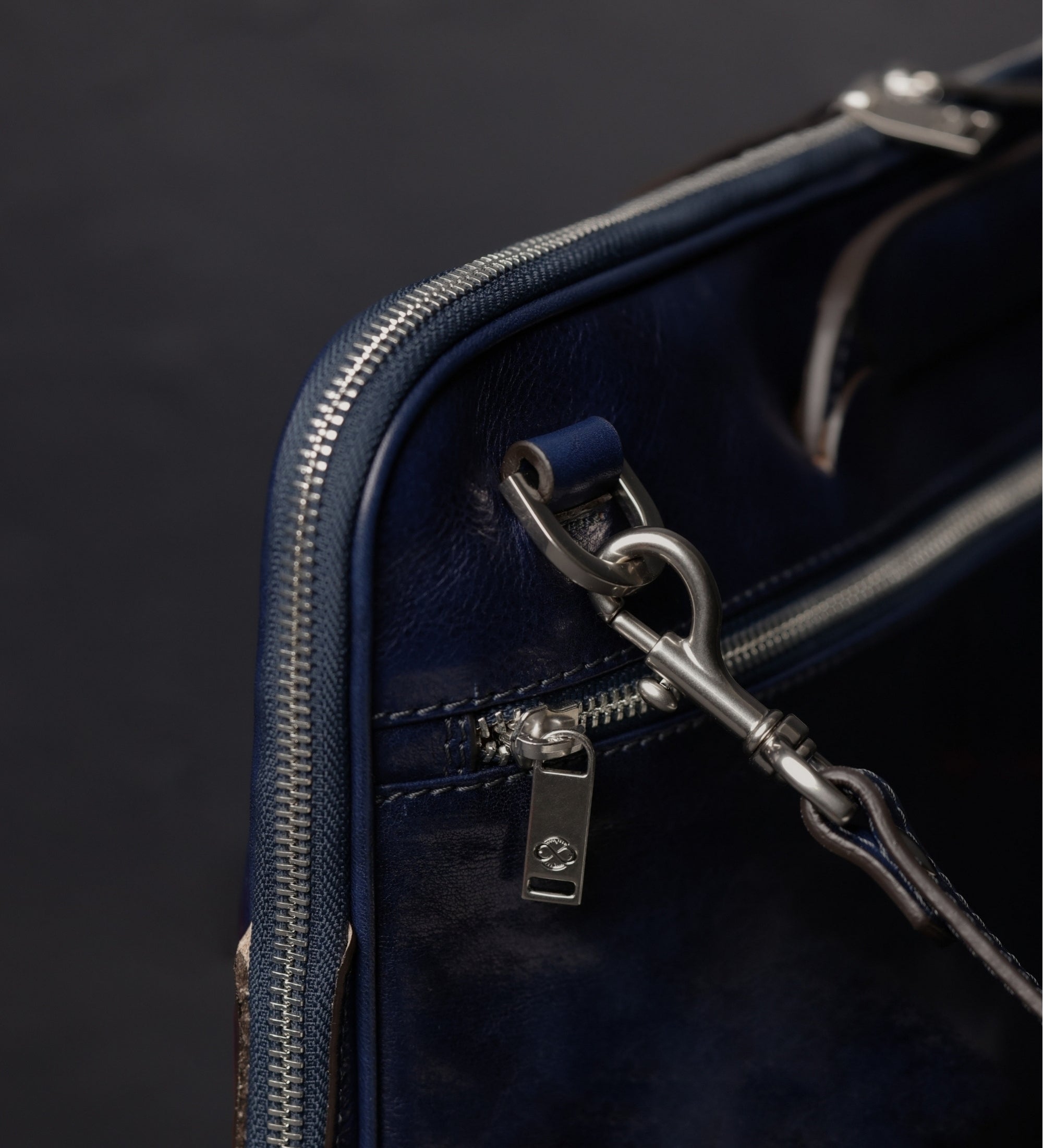 Bolso para portátil/maletín de cuero para mujer: Brave New World