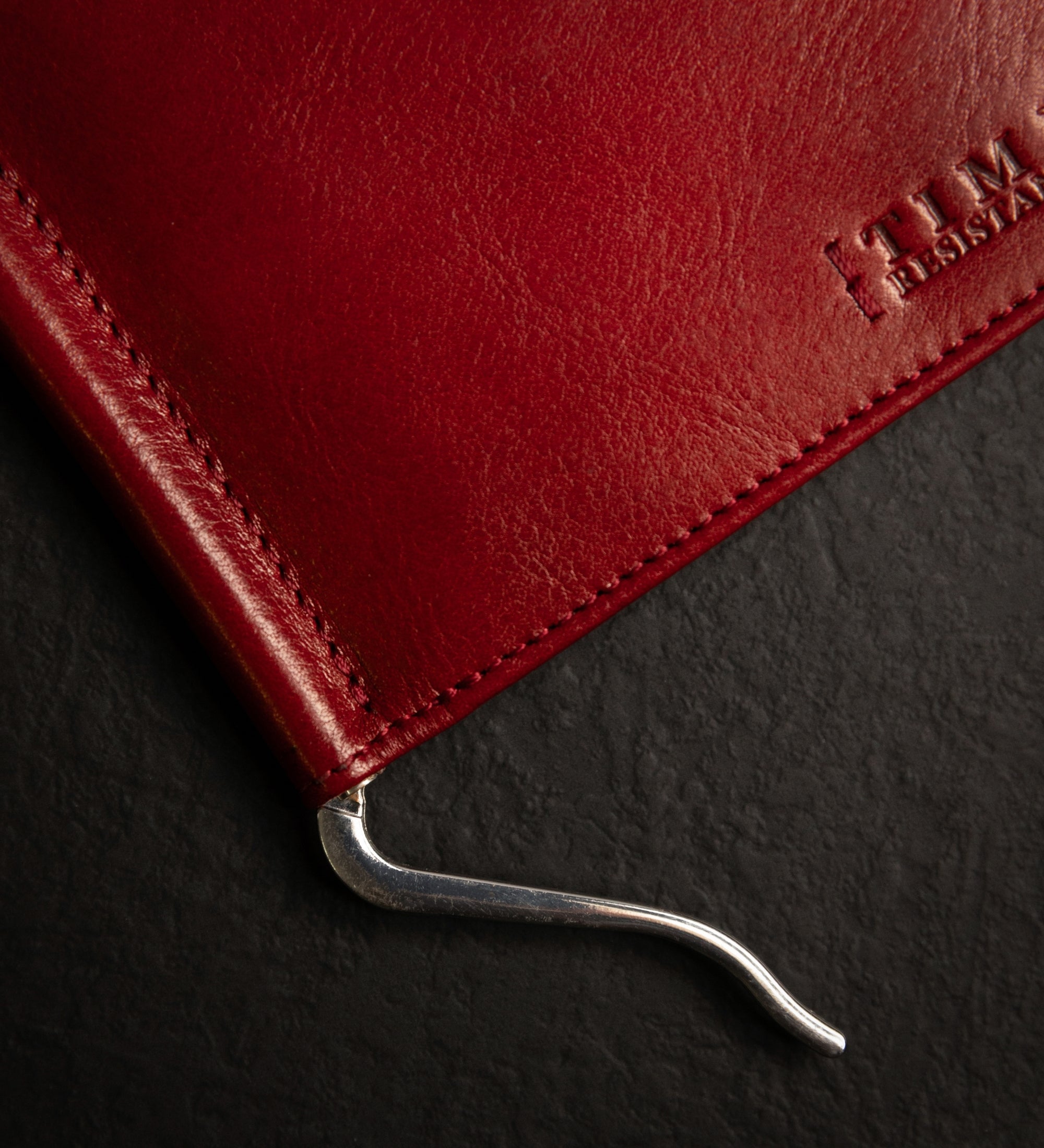 Cartera con Clip de Cuero - The Outsider