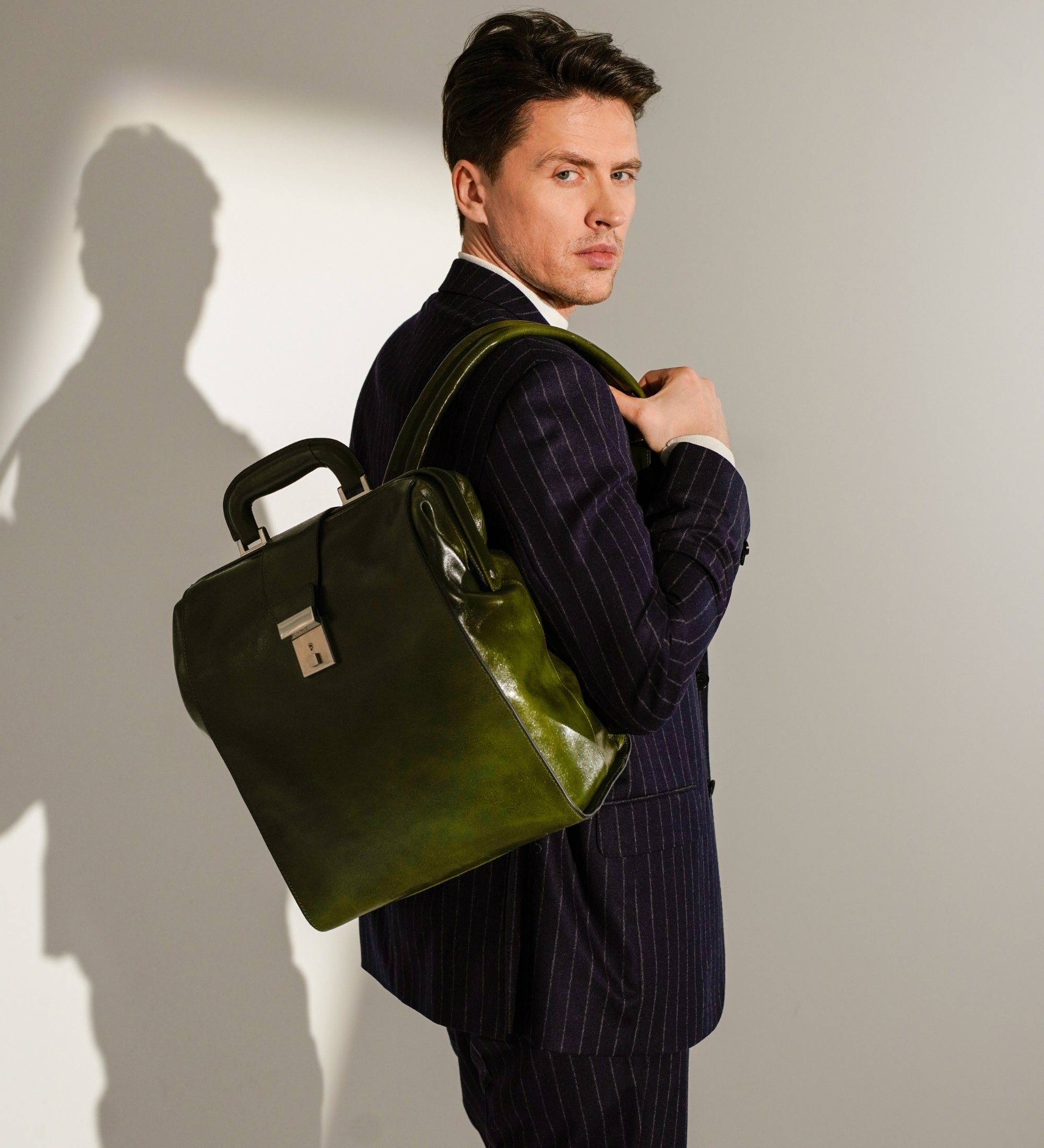 Mochila de cuero: A Brief Story of Time