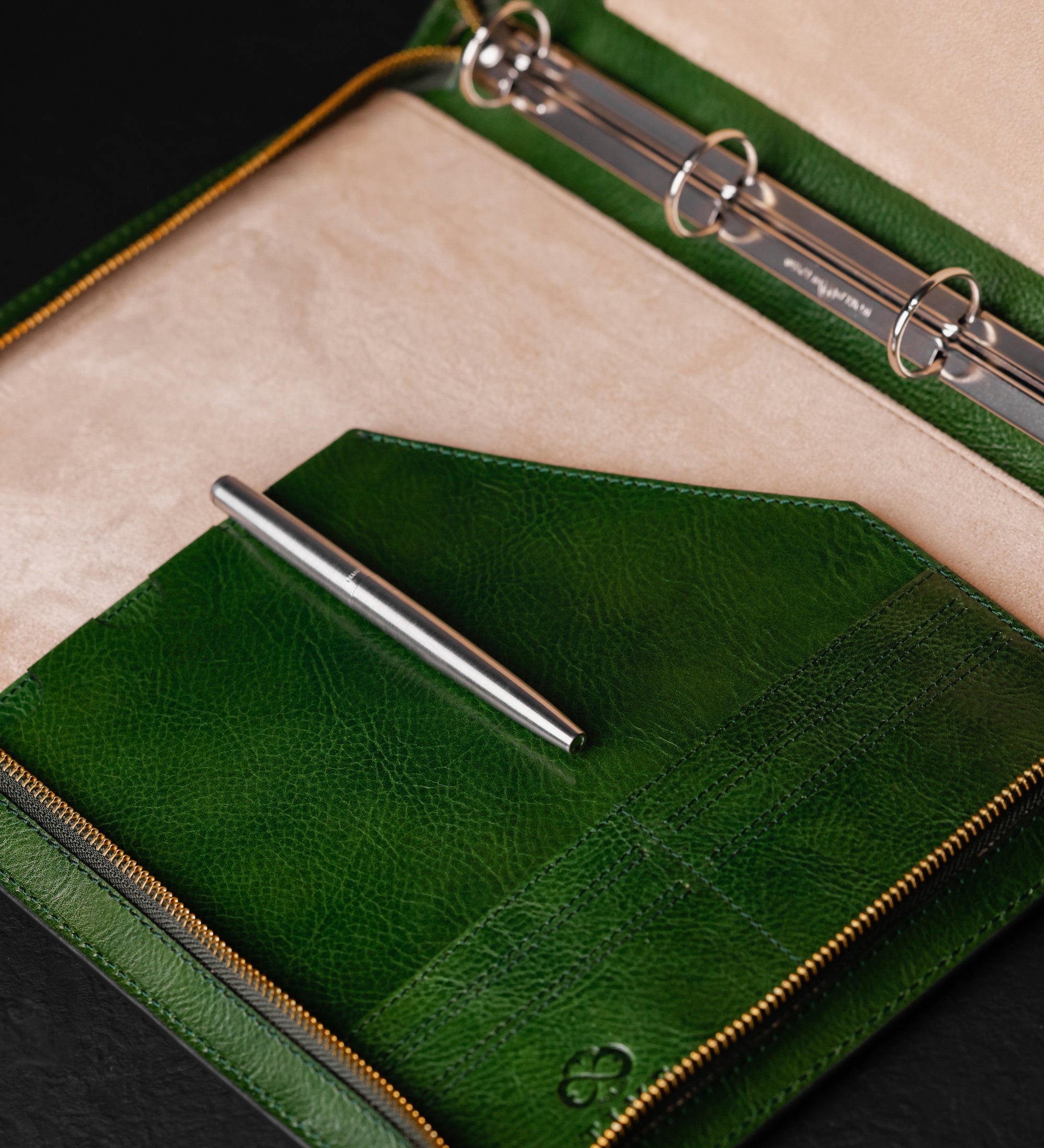 Portadocumentos de cuero con carpeta: Joy in the Morning