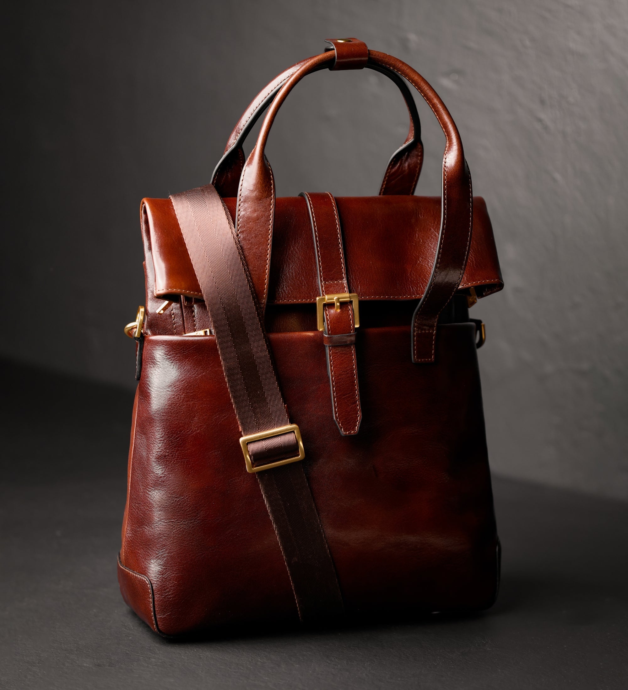 Mochila convertible de cuero: The Awakening