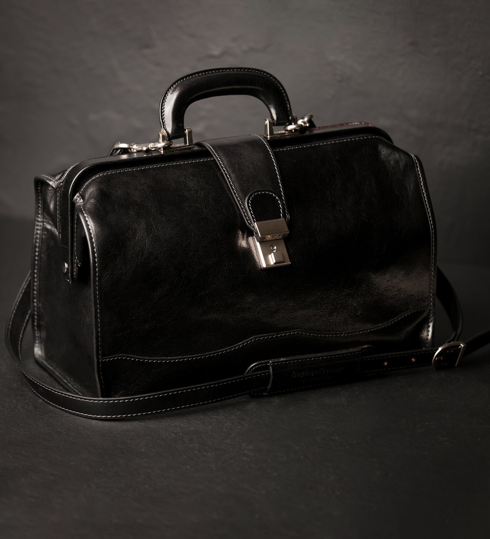 Bolso de médico de cuero pequeño: David Copperfield