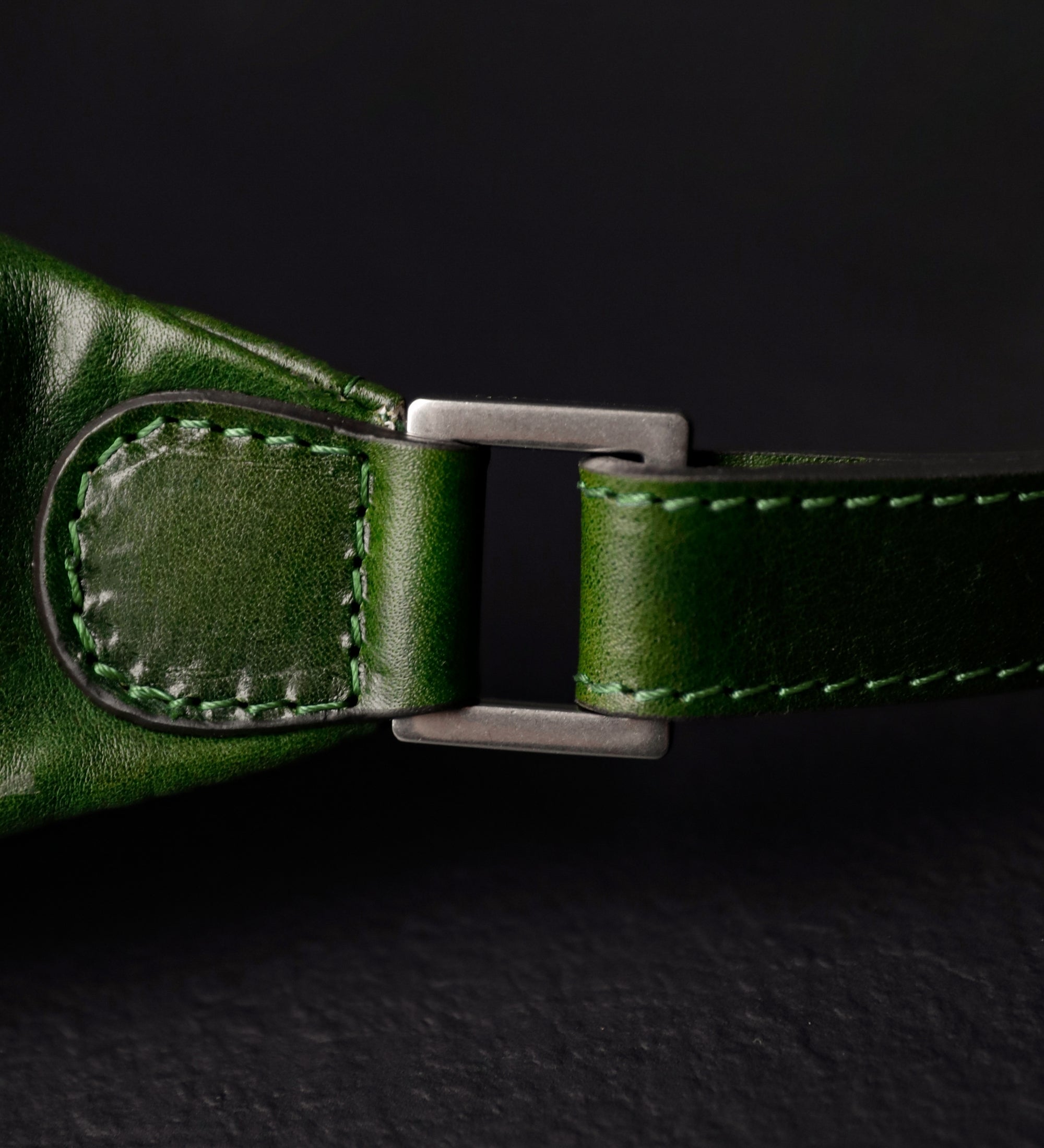 Riñonera/sling bag de cuero para mujer: Independent People
