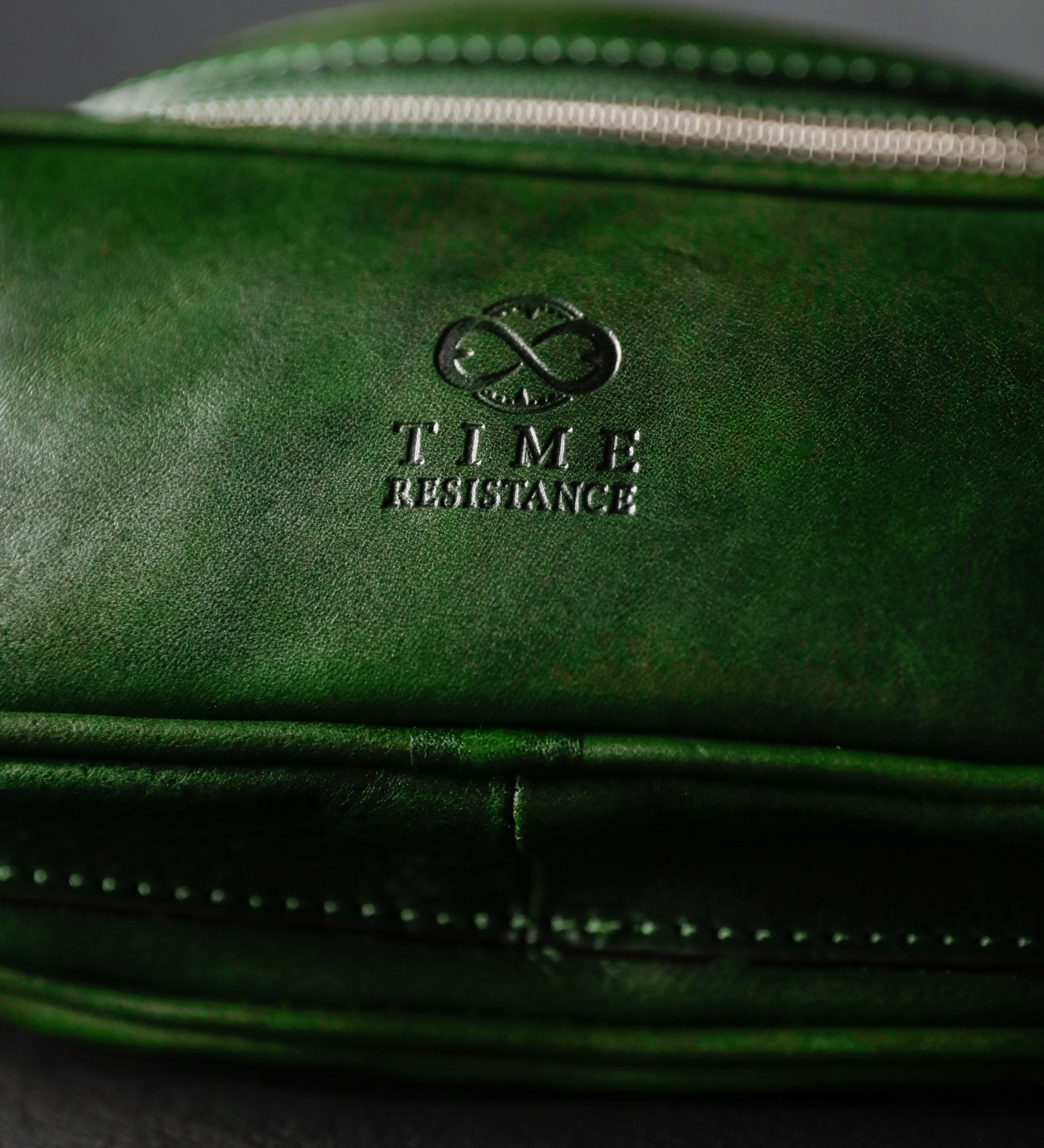 Riñonera/sling bag de cuero para mujer: Independent People