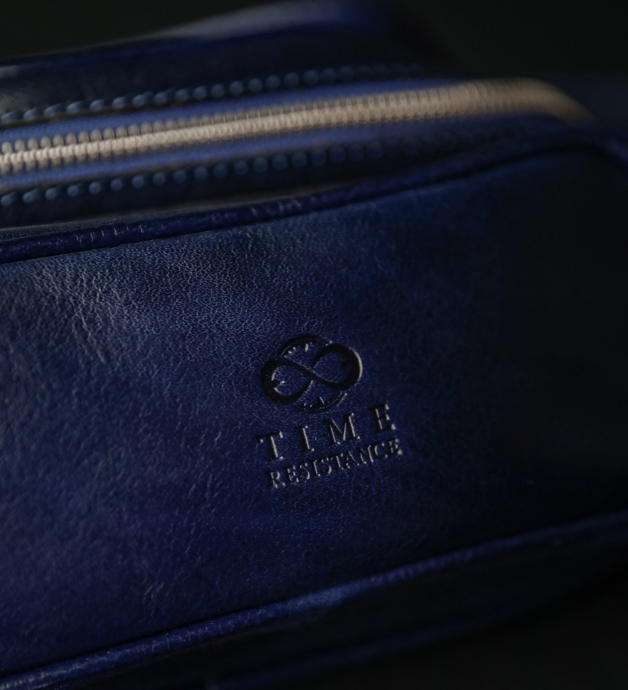 Riñonera/sling bag de cuero para mujer: Independent People