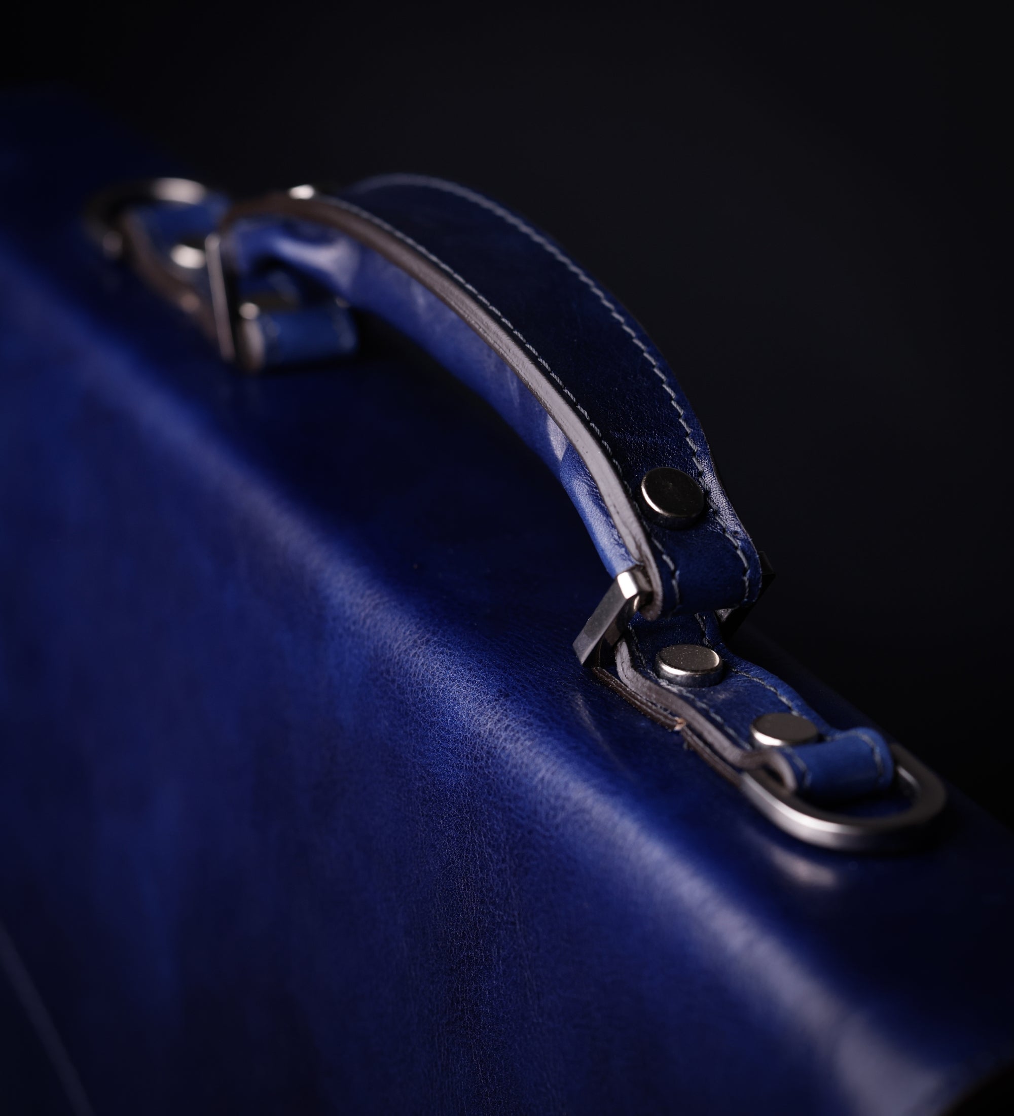 Maletín de cuero de diseño clásico: The Magus