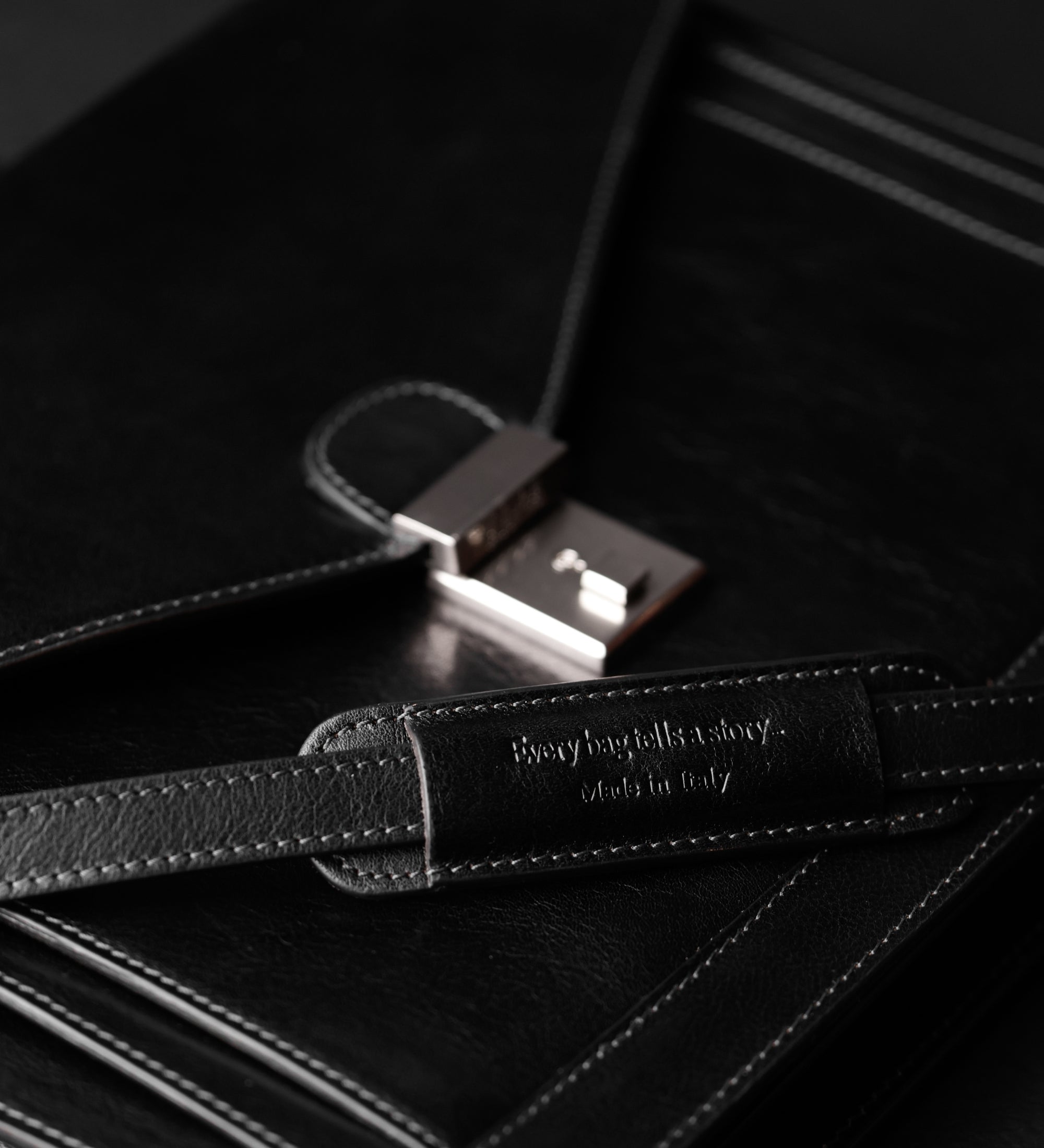 Maletín de cuero de diseño clásico: The Magus