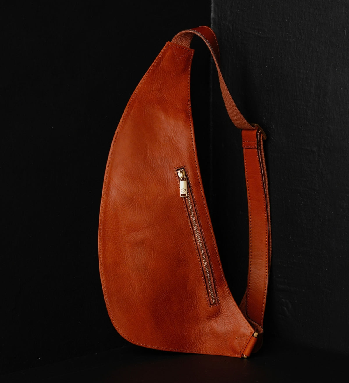 Bolso bandolera/sling bag de cuero: The Monk