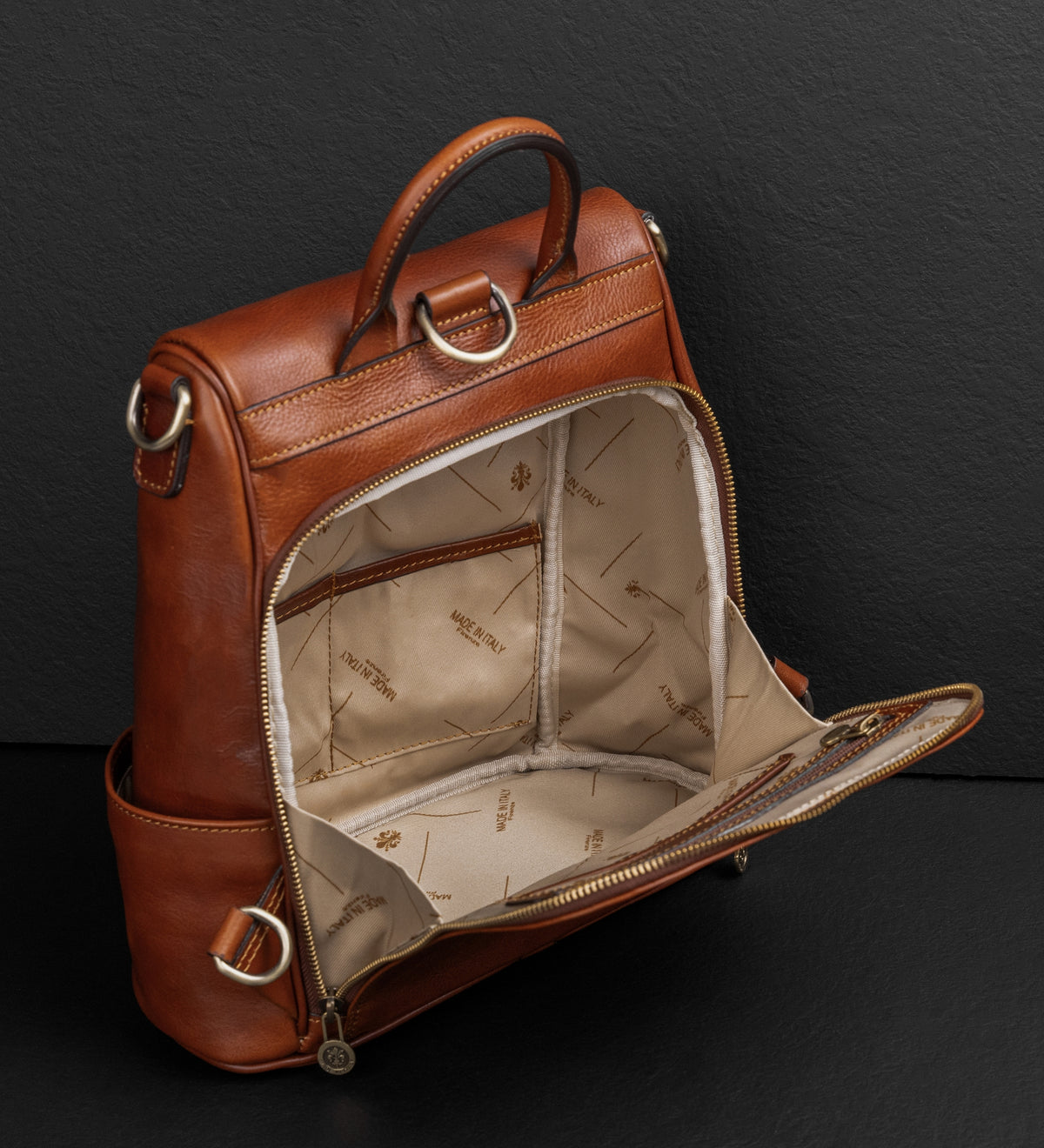 Bolso de hombro/mochila convertible de cuero marrón coñac para mujer: The Waves