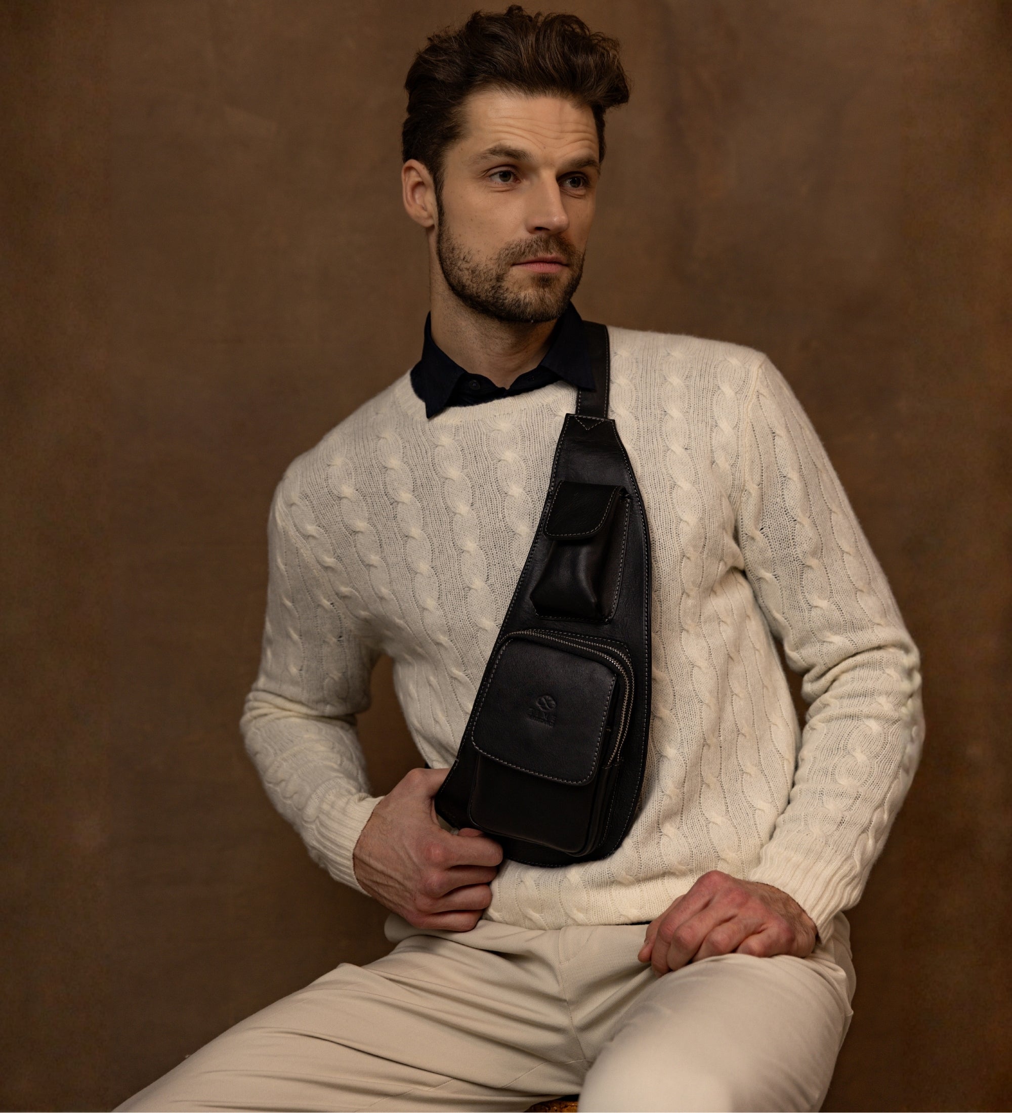 Bolso bandolera/sling bag de cuero: The Monk