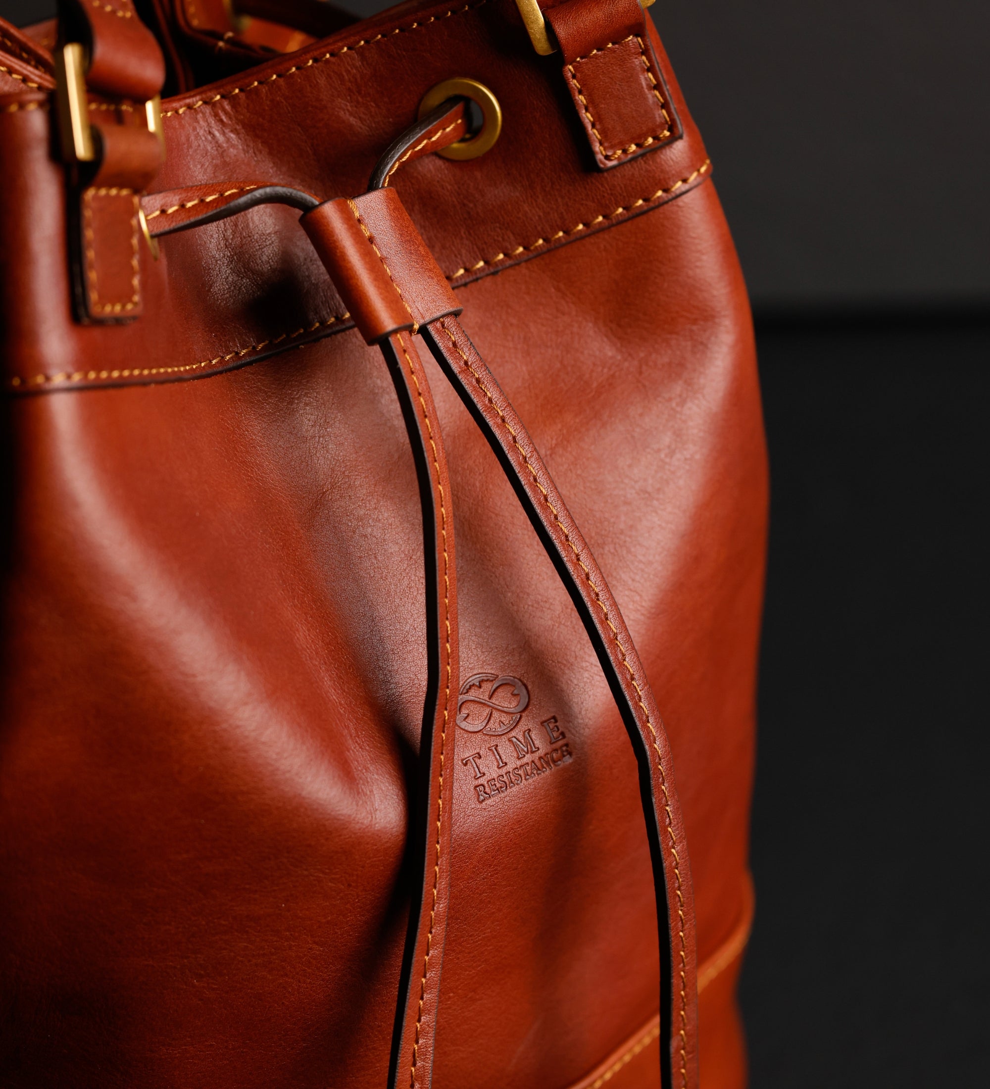 Bolso bucket de cuero para mujer: Light In August