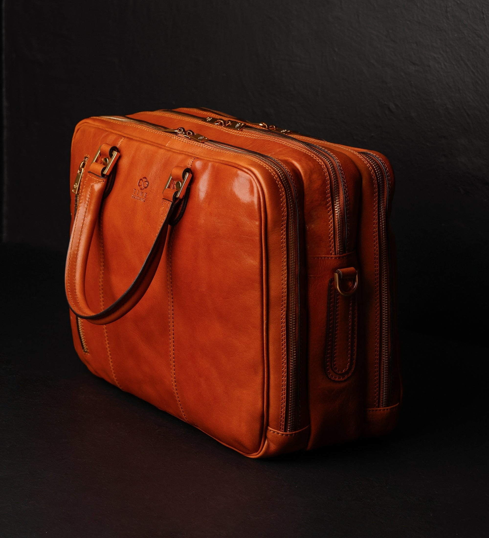 Mochila/bolso convertible de cuero para mujer: A Farewell to Arms