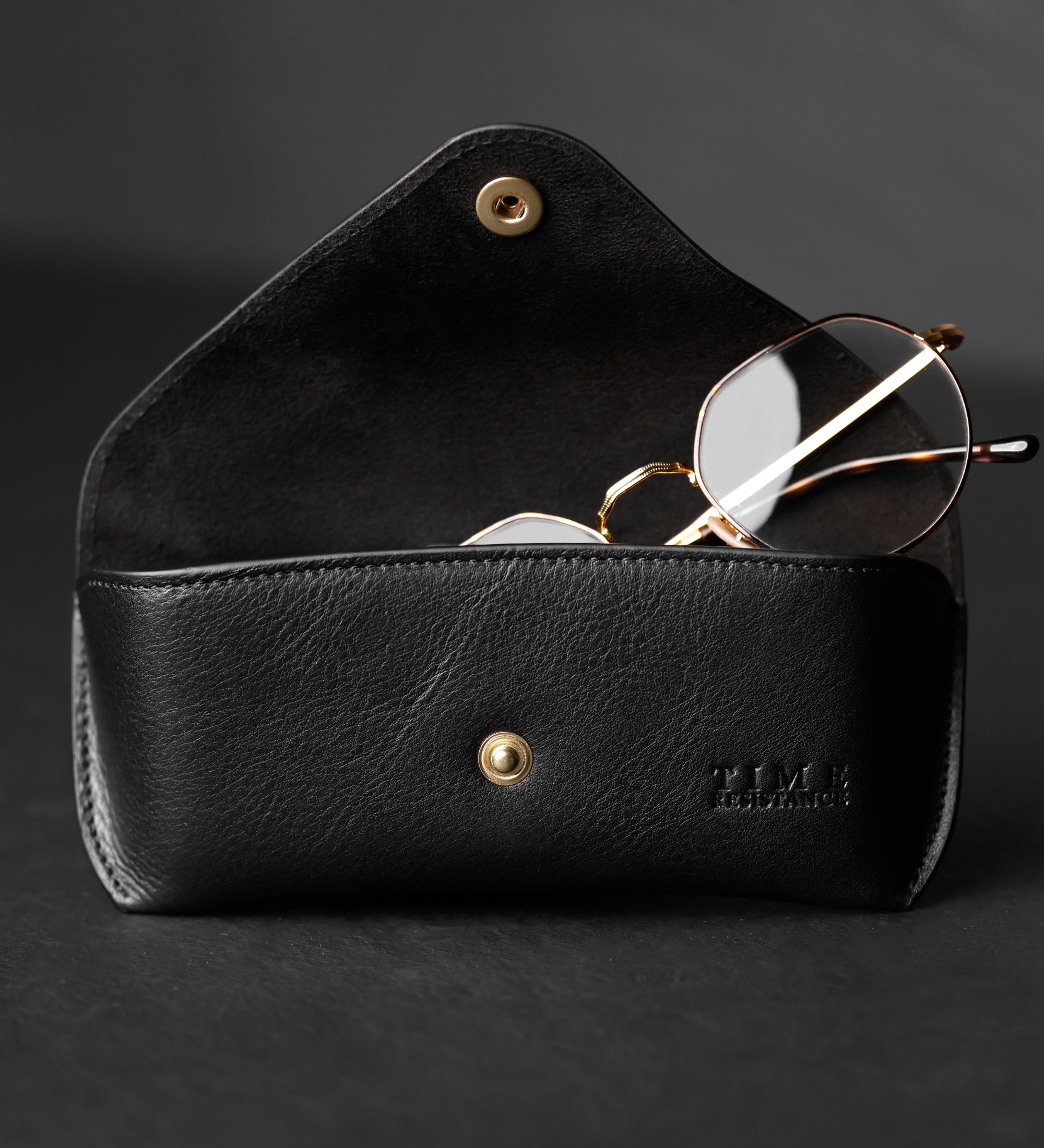 Estuche de cuero para gafas para mujer: A High Wind In Jamaica
