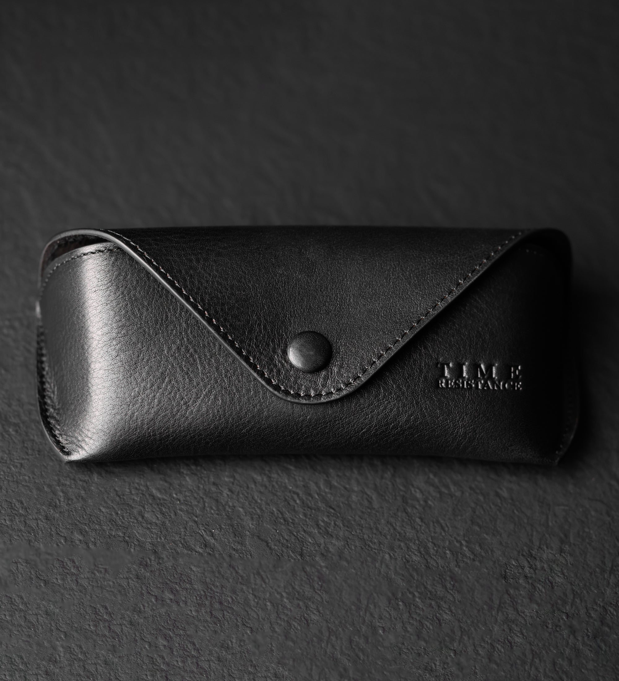 Estuche de cuero para gafas para mujer: A High Wind In Jamaica