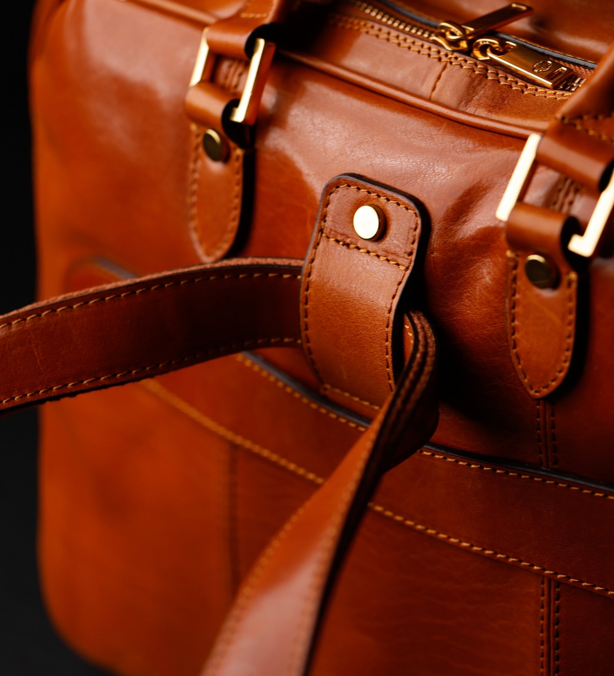 Mochila/bolso convertible de cuero para mujer: A Farewell to Arms