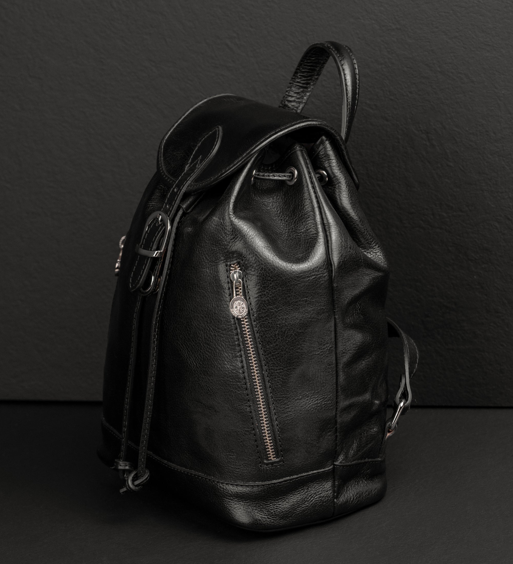 Mochila de cuero para mujer: White Noise