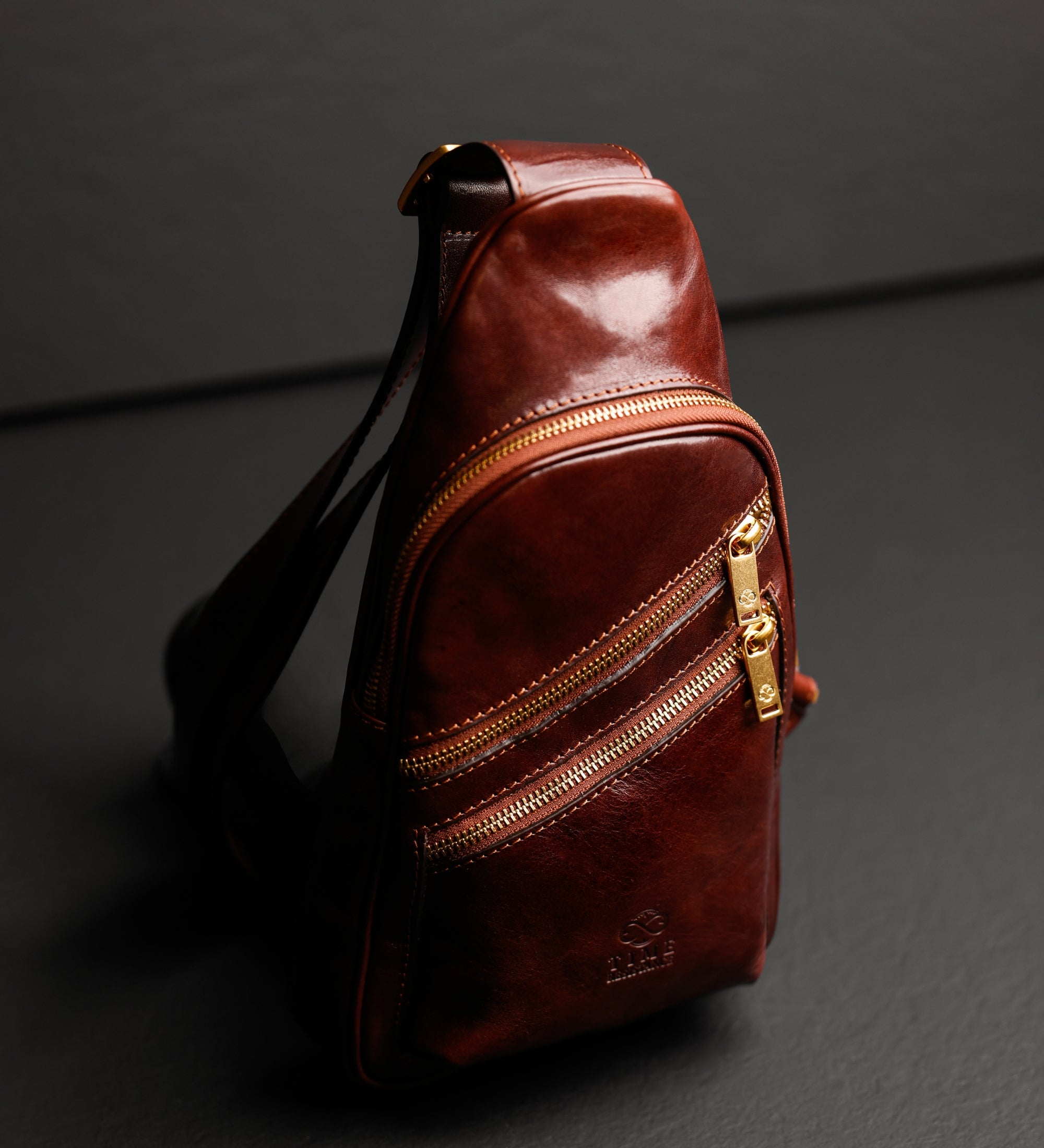 Sling bag de cuero: Catch-22