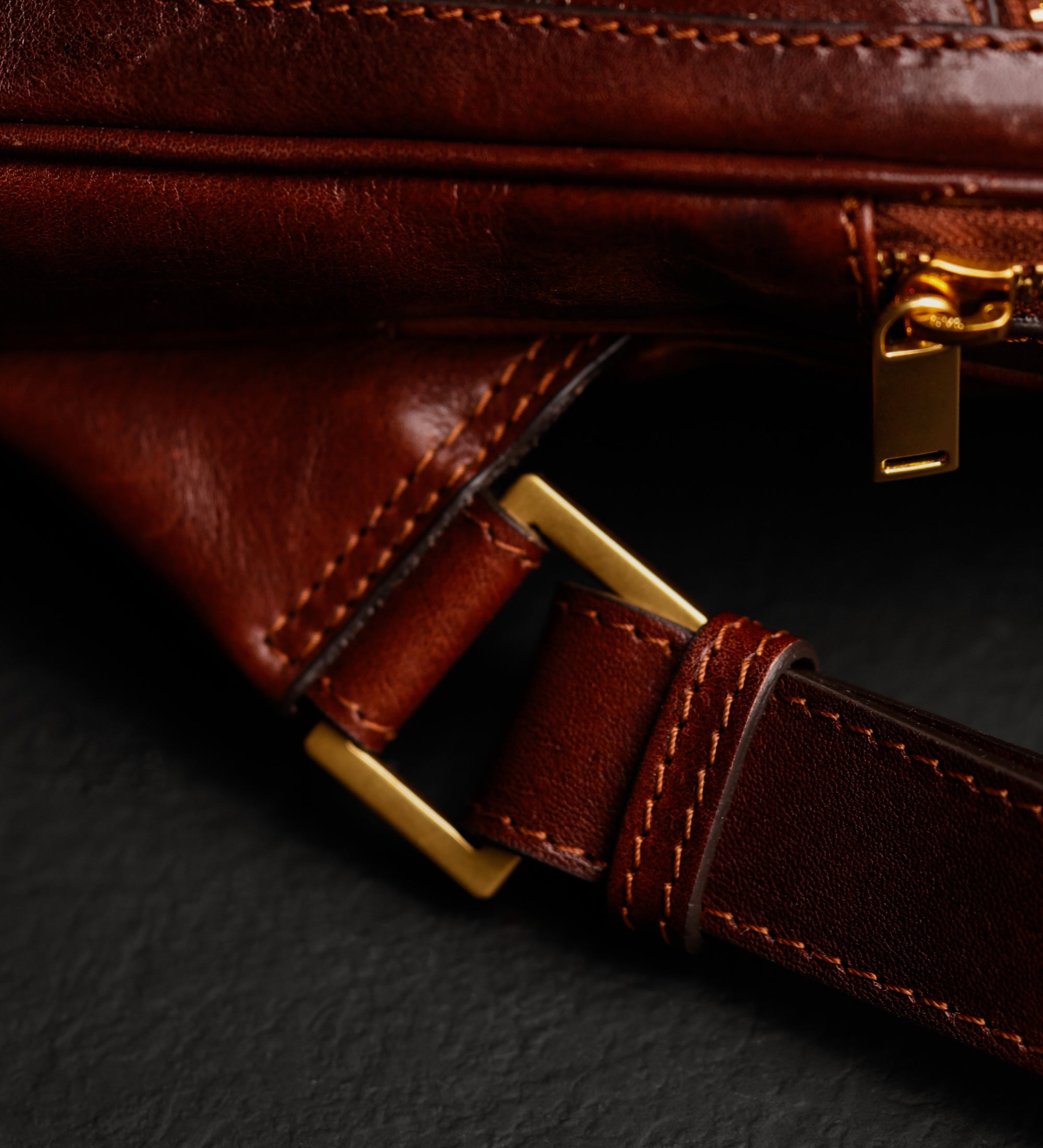 Sling bag de cuero: Catch-22